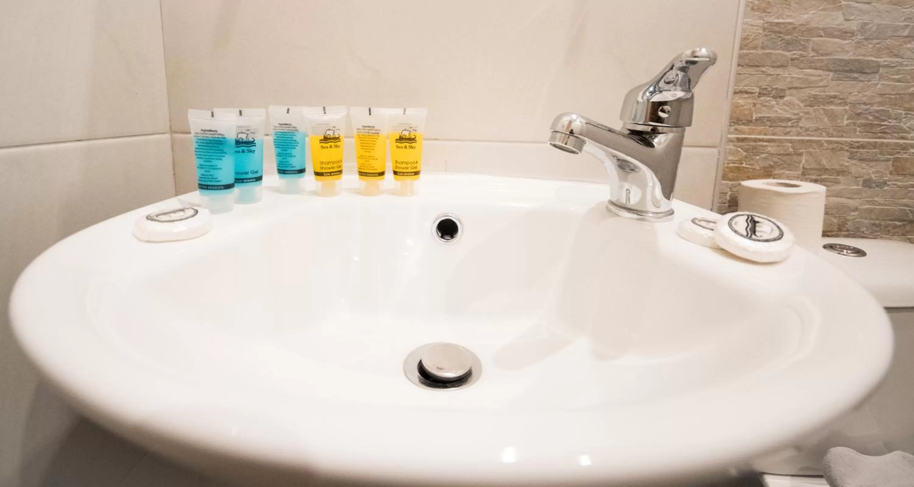 Bathroom in Athens Psiri Hotel