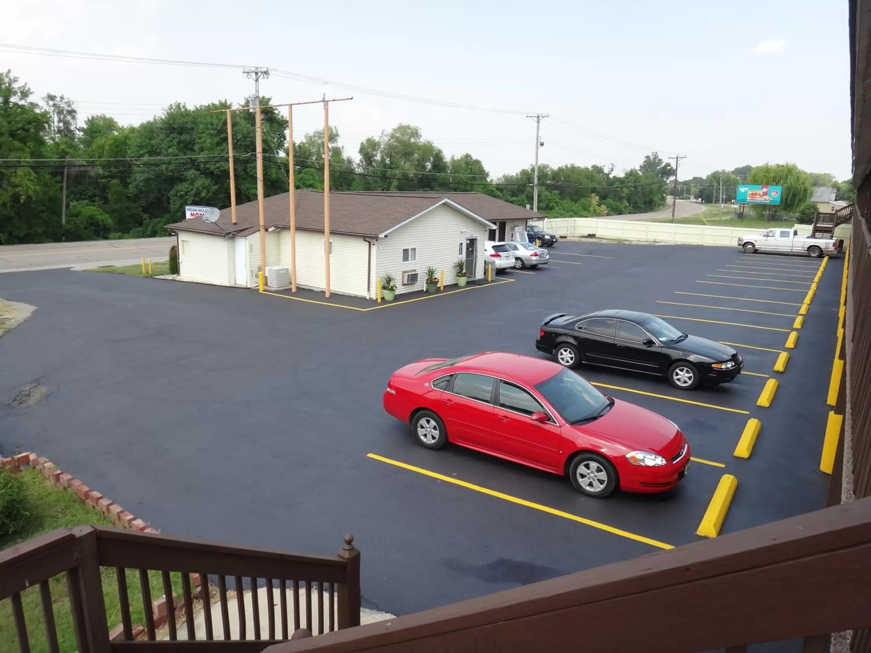 Facade/entrance in Indian Mound Motel Facade/entrance in Indian Mound Motel