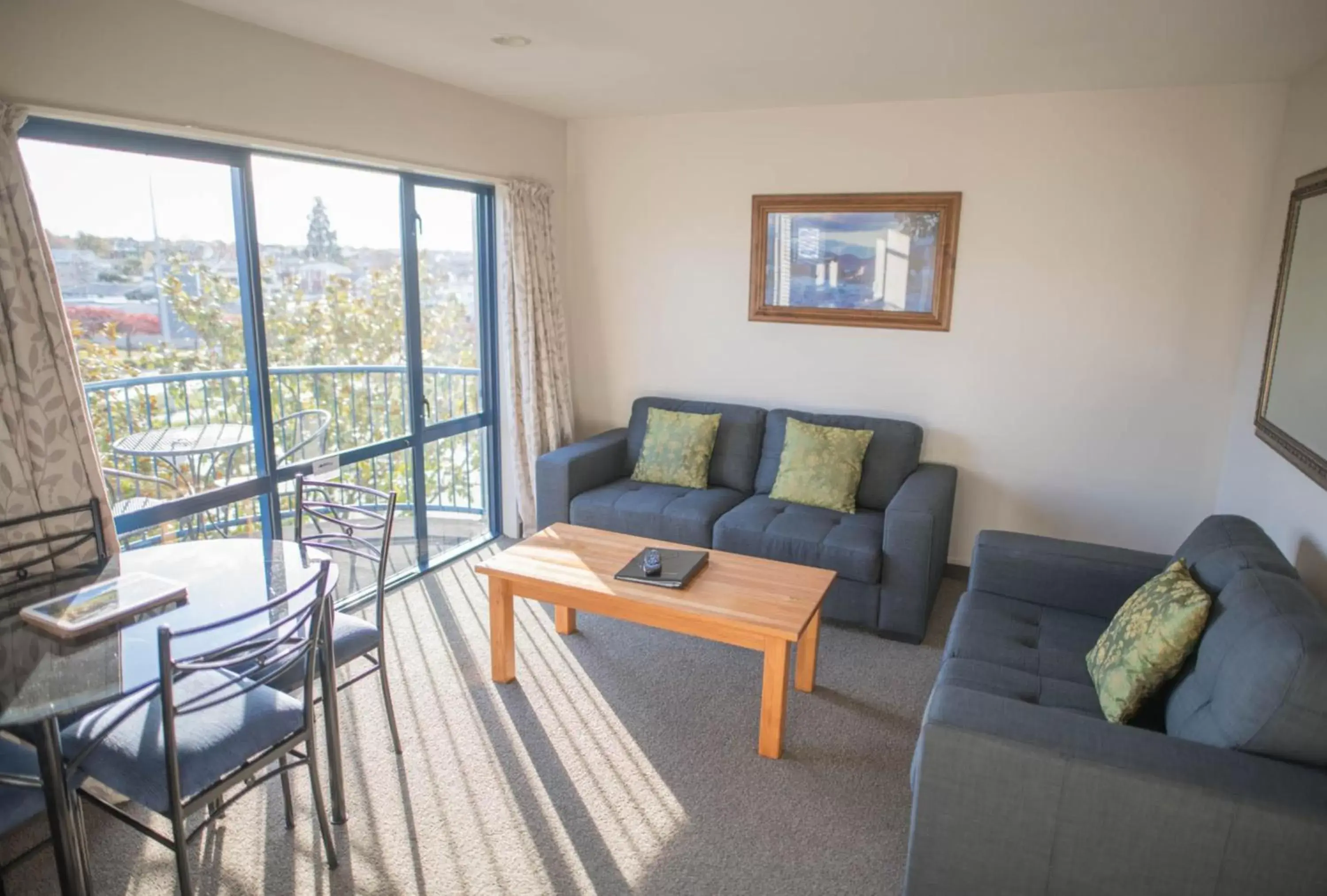 Two-Bedroom Suite in Panorama Motor Lodge Two-Bedroom Suite in Panorama Motor Lodge