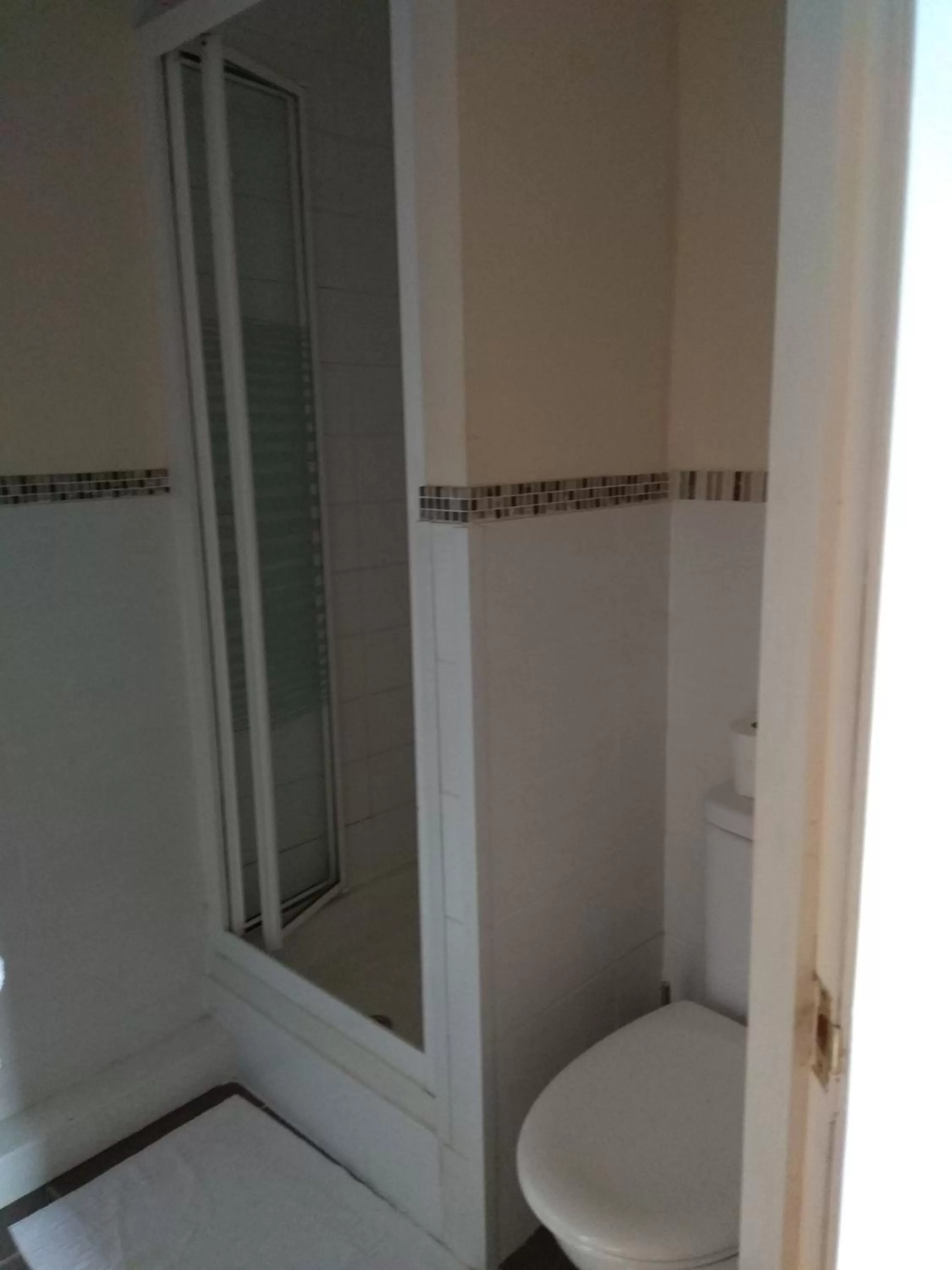 Bathroom in Aberdeen House