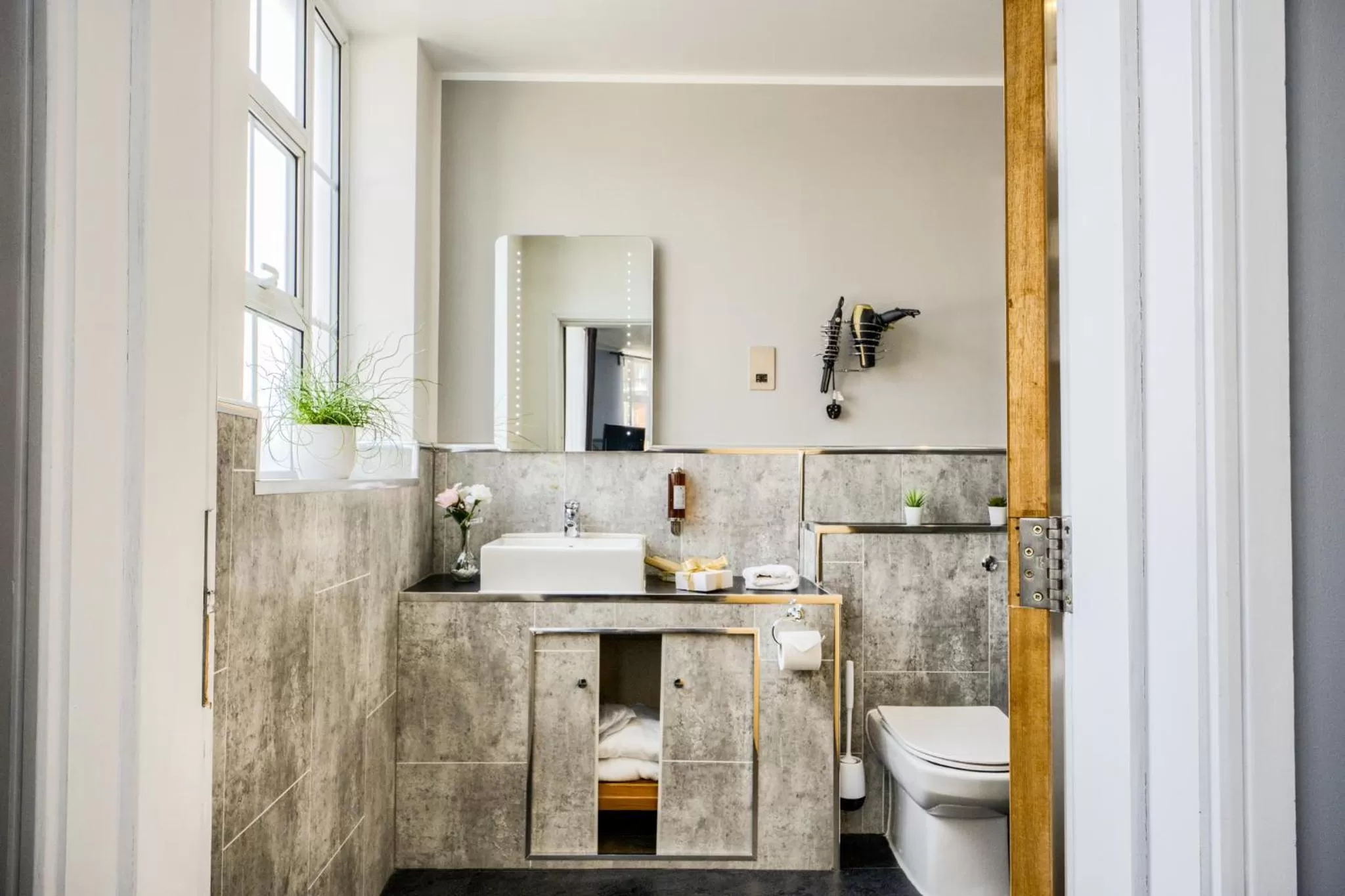 Bathroom in Villare Leicester City Centre hotel