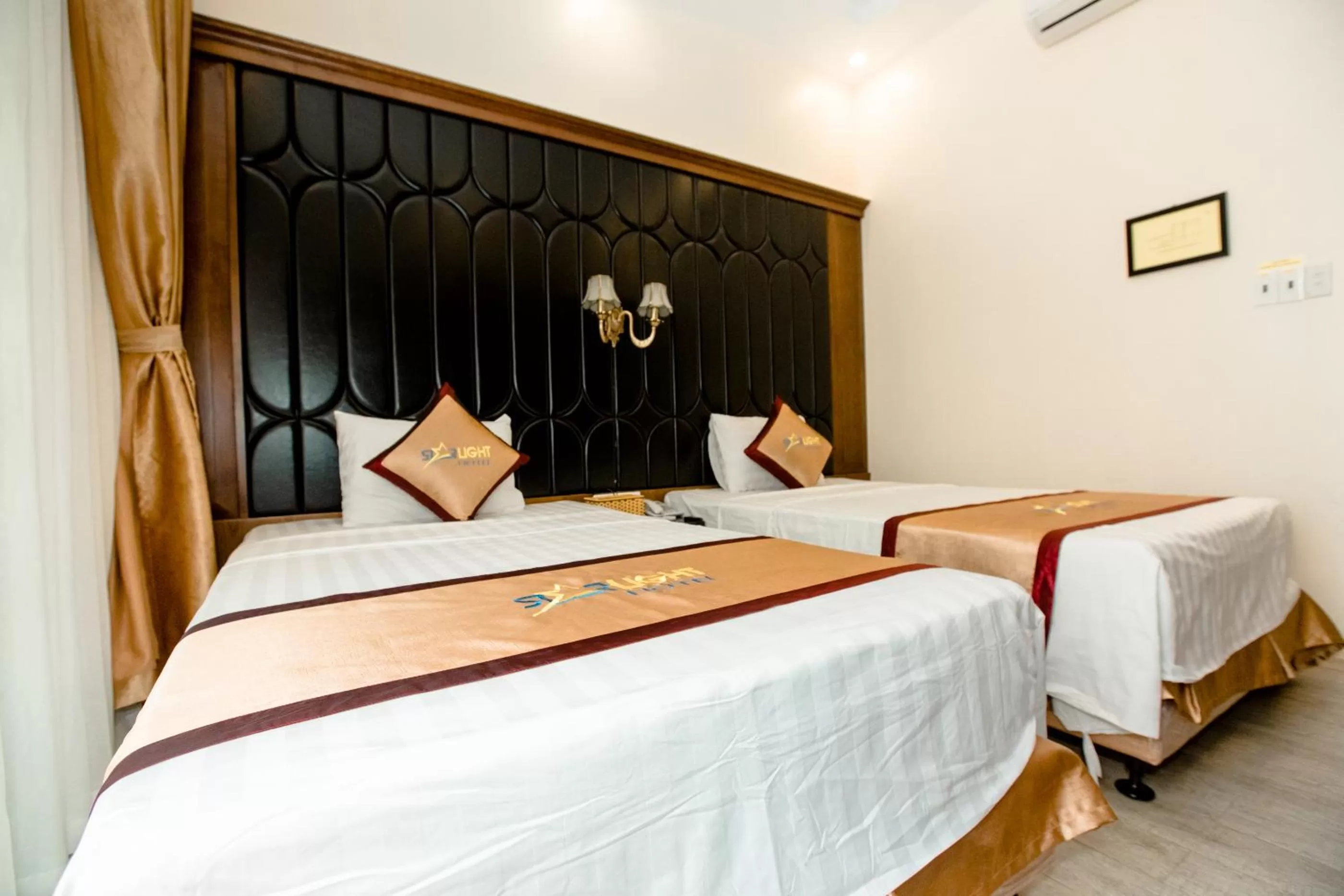 HaLong Starlight Inn & Travel