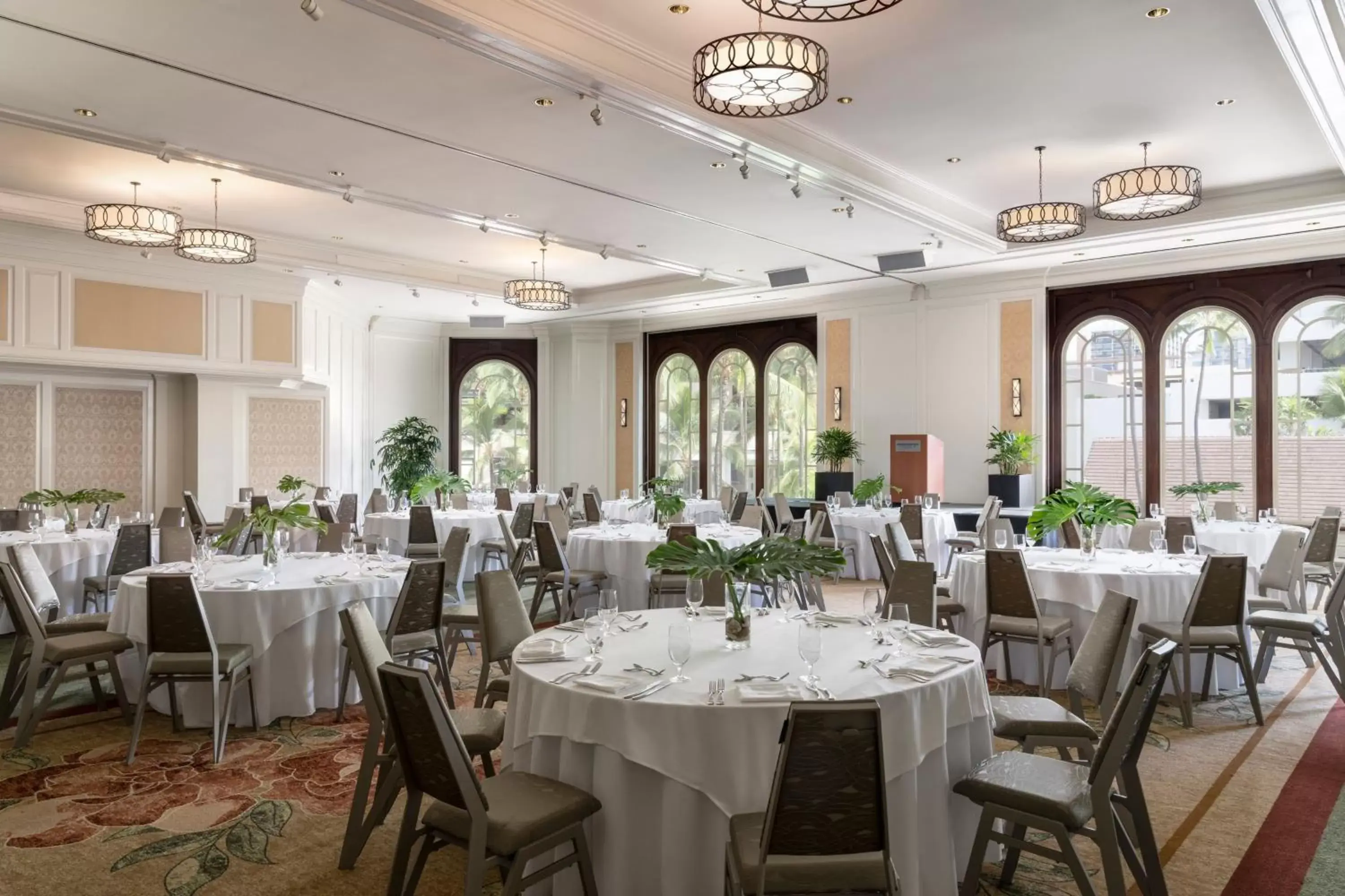 Meeting/conference room, Restaurant/Places to Eat in Moana Surfrider, A Westin Resort & Spa, Waikiki Beach