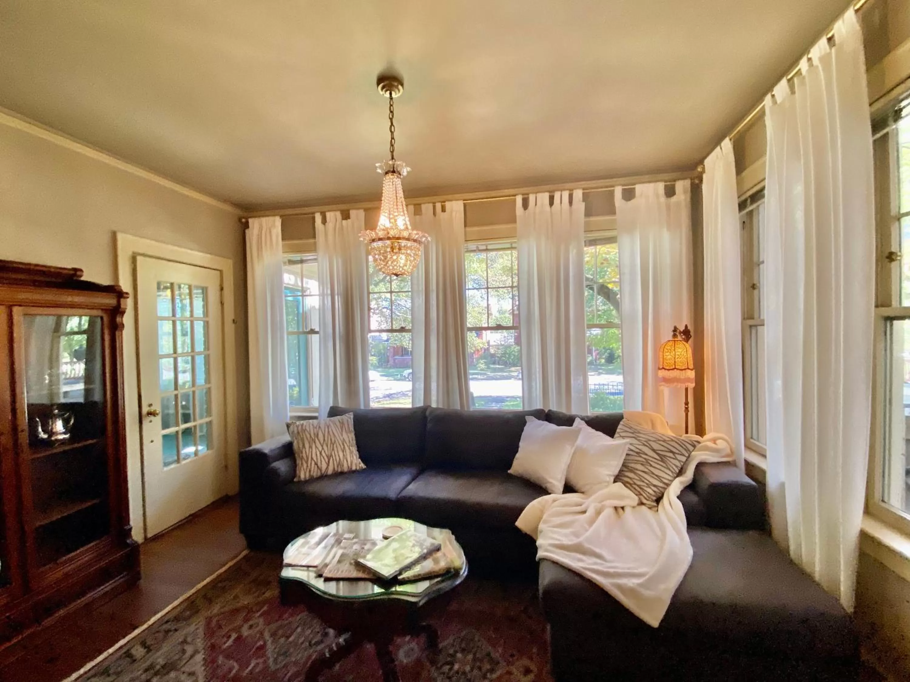 Living room, Seating Area in The Empress of Little Rock