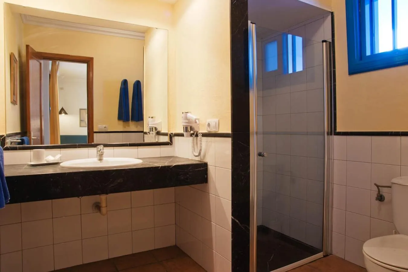 Bathroom in Apartamentos Agua Marina