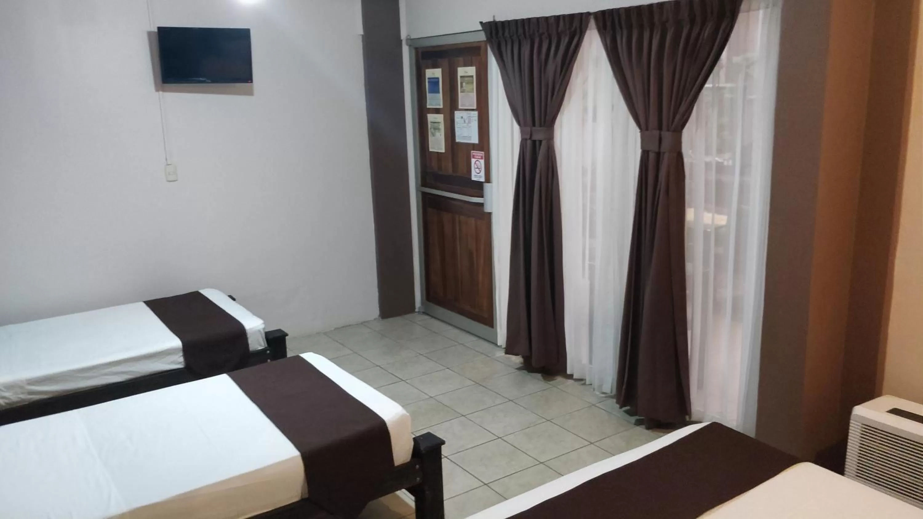 TV and multimedia, Bed in Hotel Las Colinas