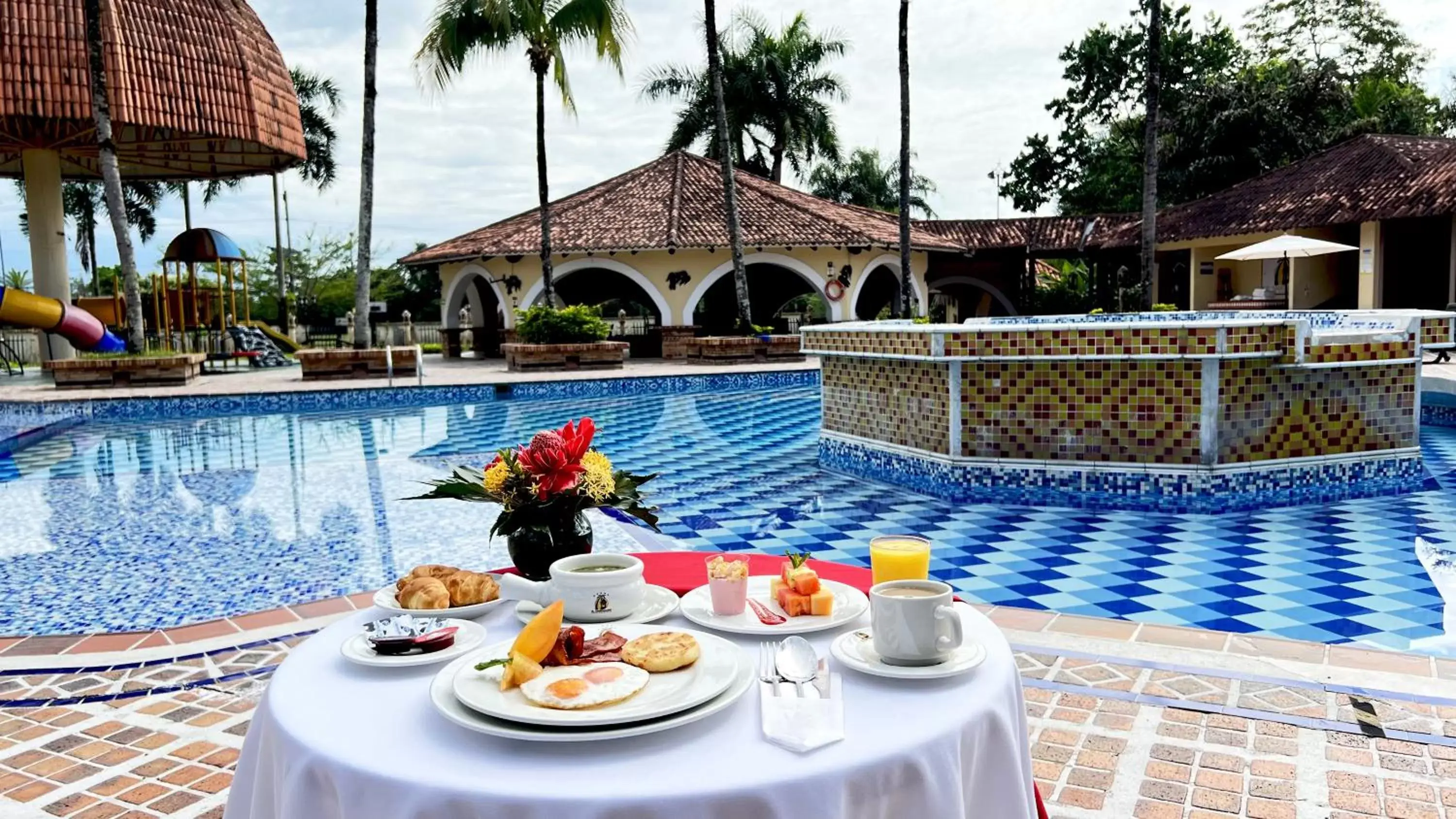 Continental breakfast, Swimming Pool in El Campanario Hotel Campestre by Tequendama