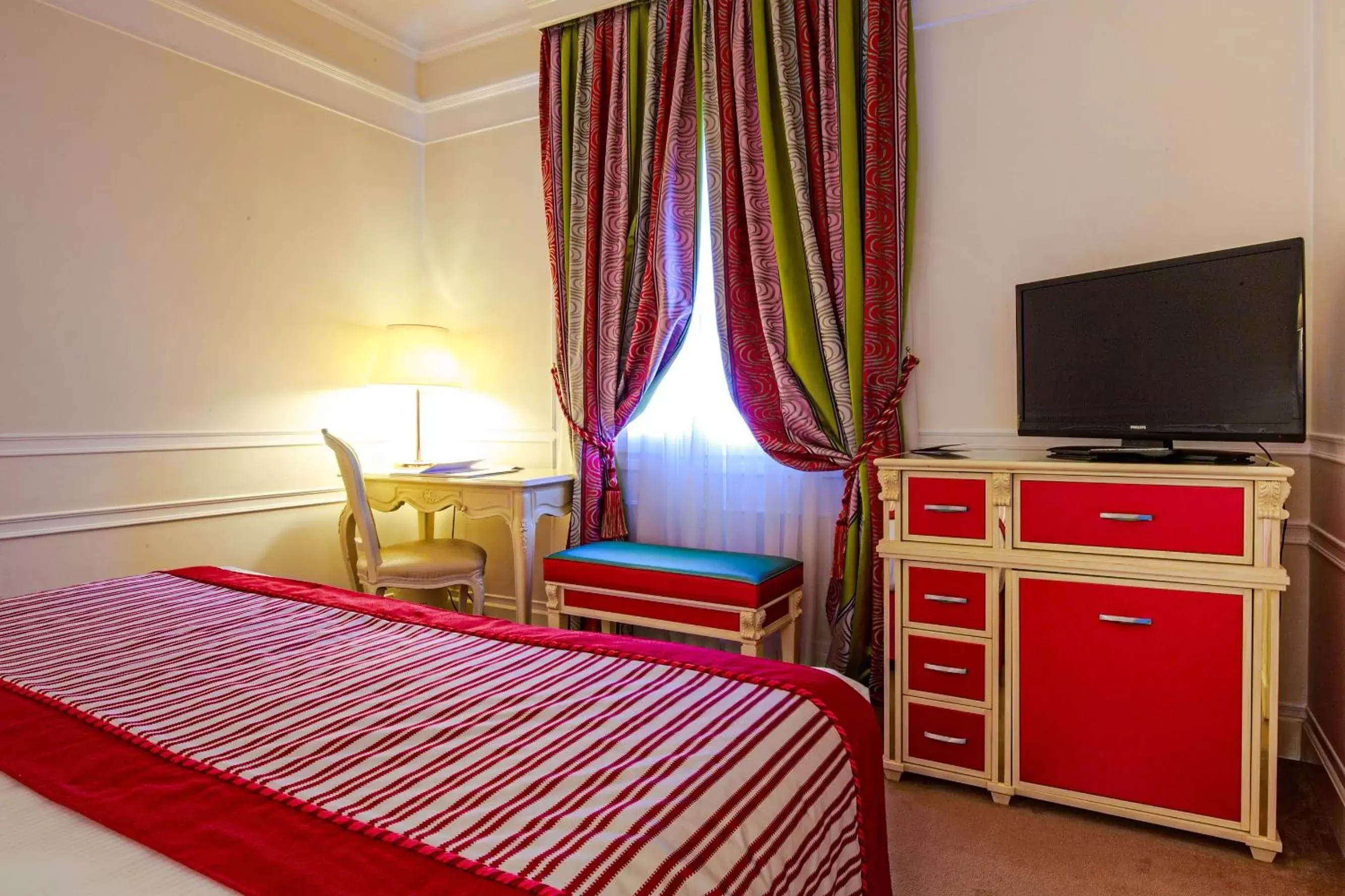 Bedroom, Bed in Grand Hotel Des Bains Bedroom, Bed in Grand Hotel Des Bains