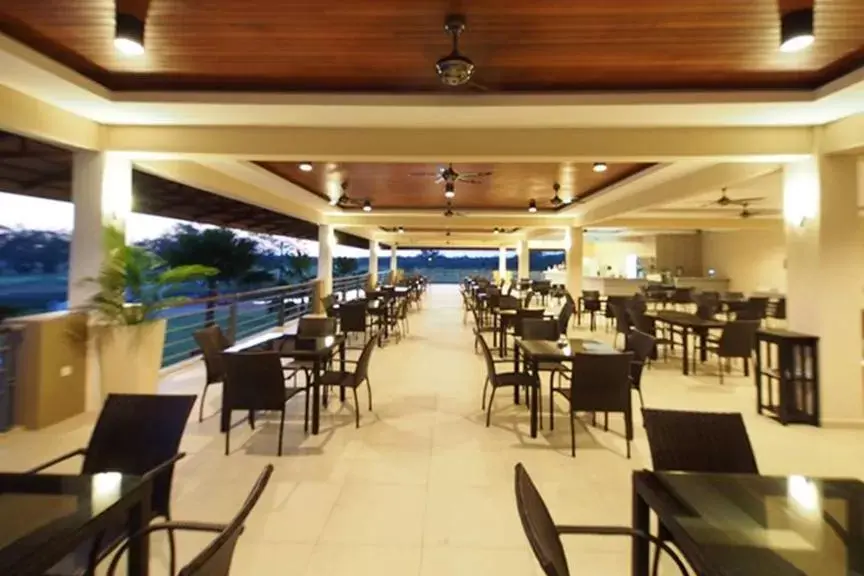 Restaurant/Places to Eat in Amverton Cove Golf & Island Resort