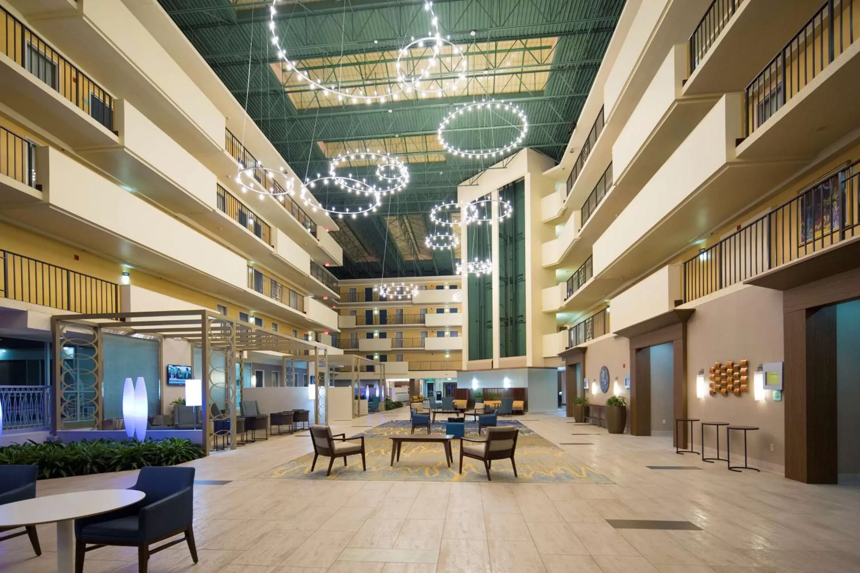 Lobby or reception, Restaurant/Places to Eat in Embassy Suites Memphis