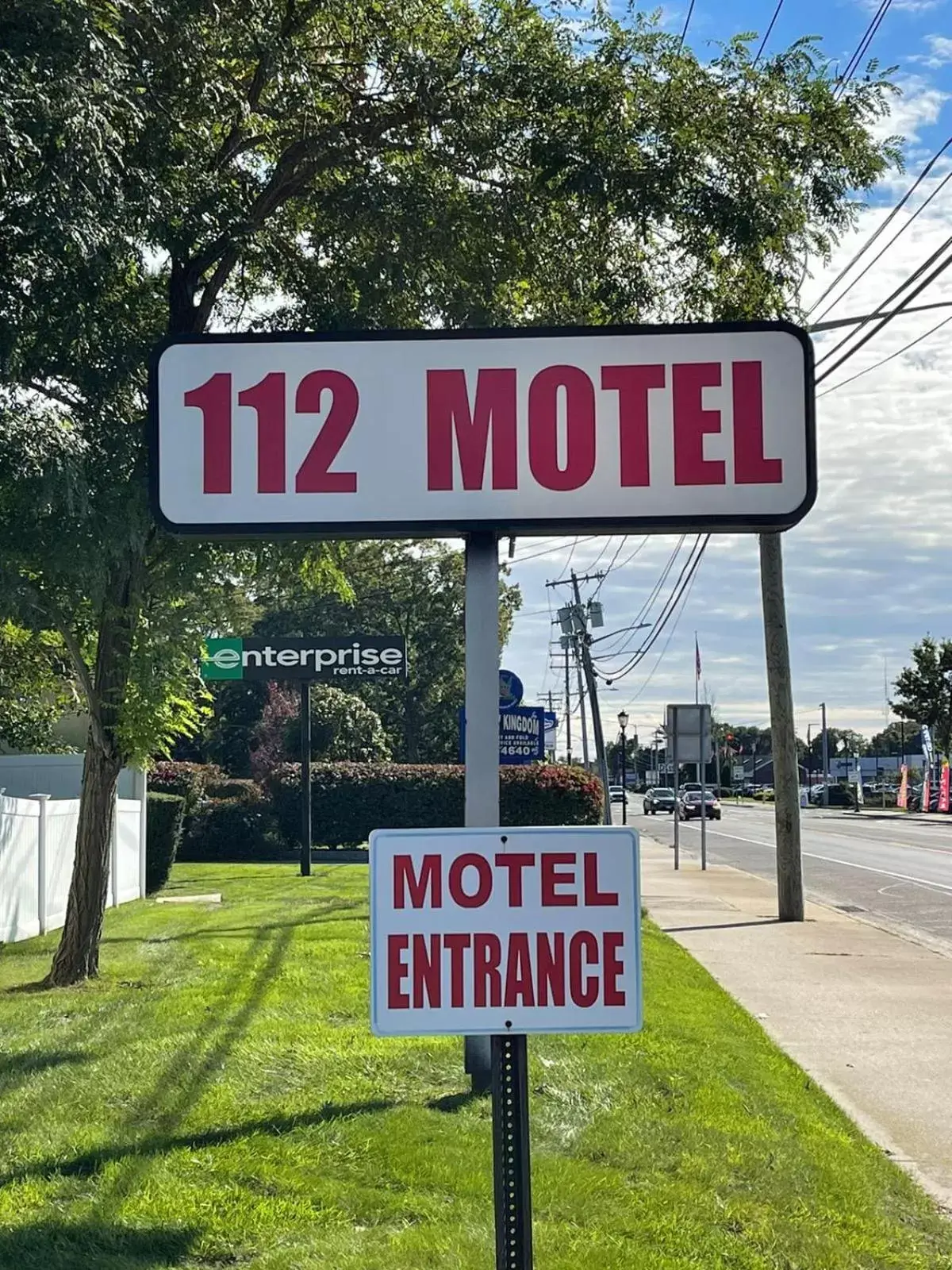 Property logo or sign in 112 Motel