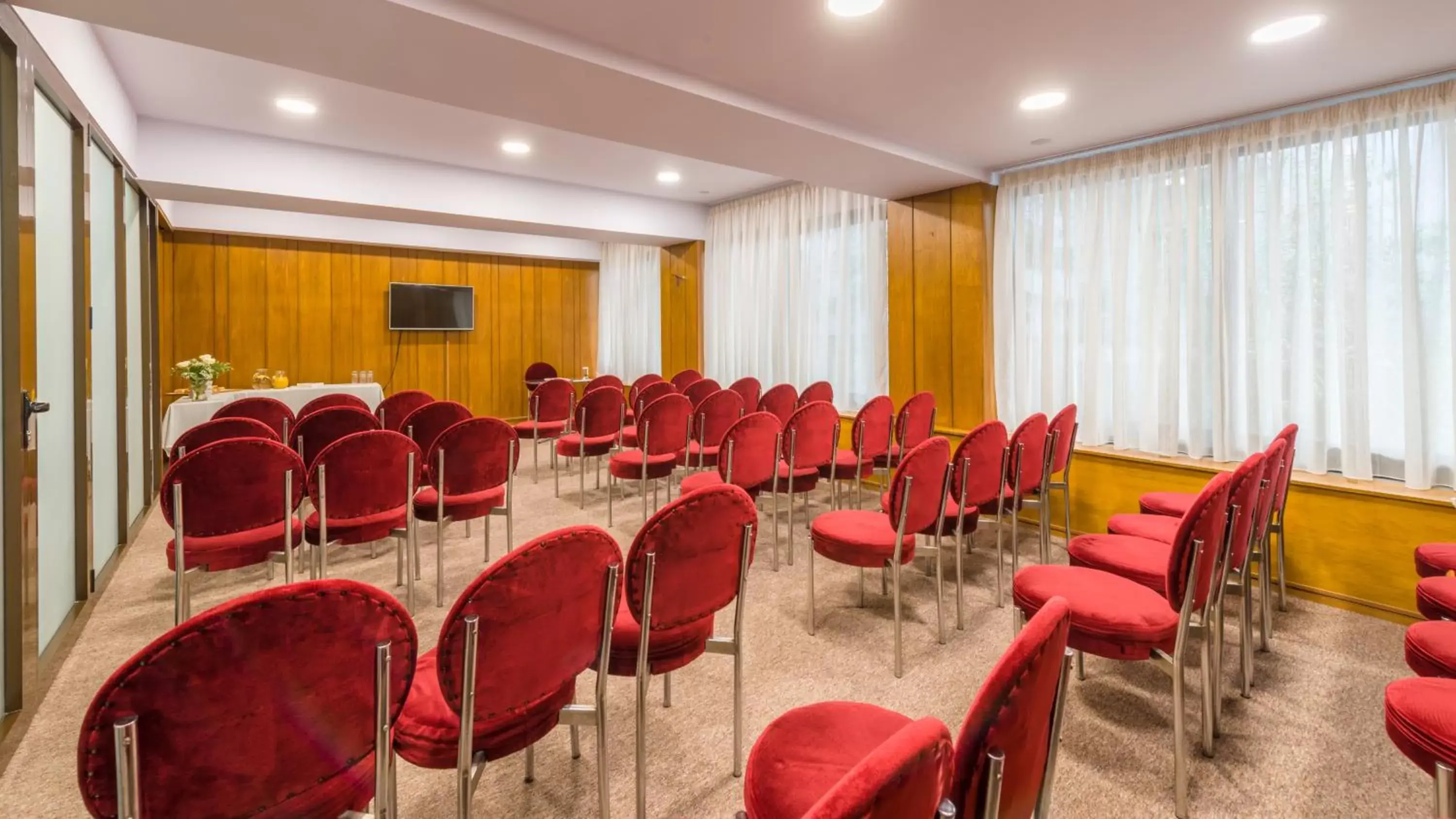 Business facilities, Business Area/Conference Room in Queen Olga Hotel