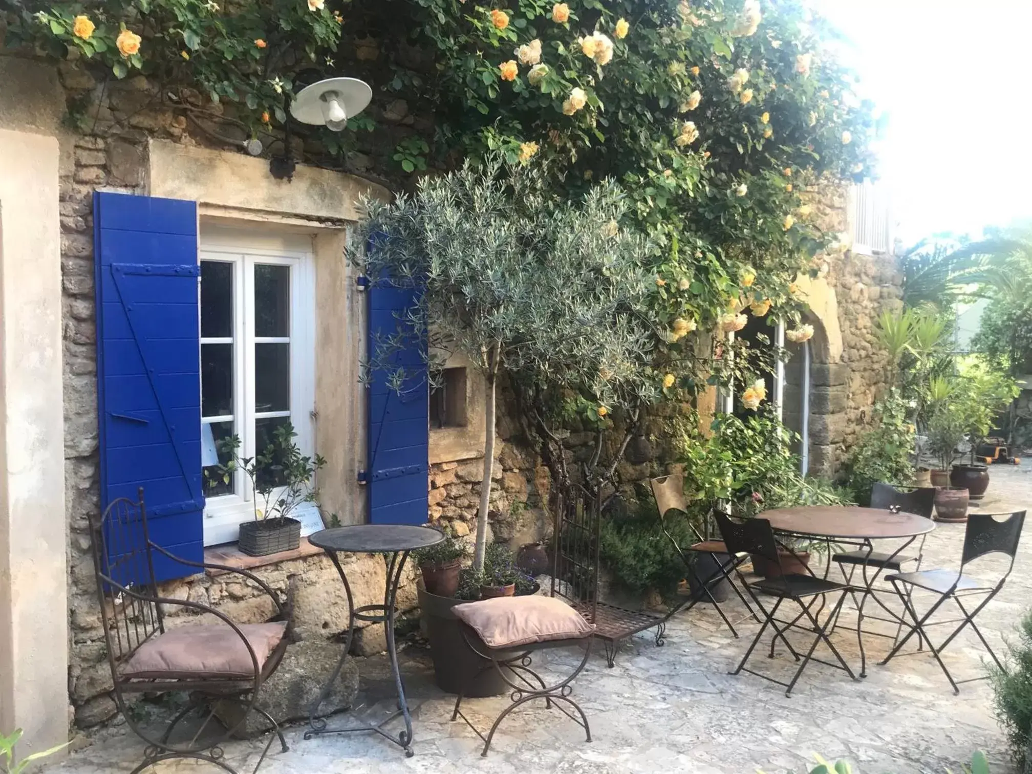 Patio/Outdoor Area in Les Aiguières en Provence