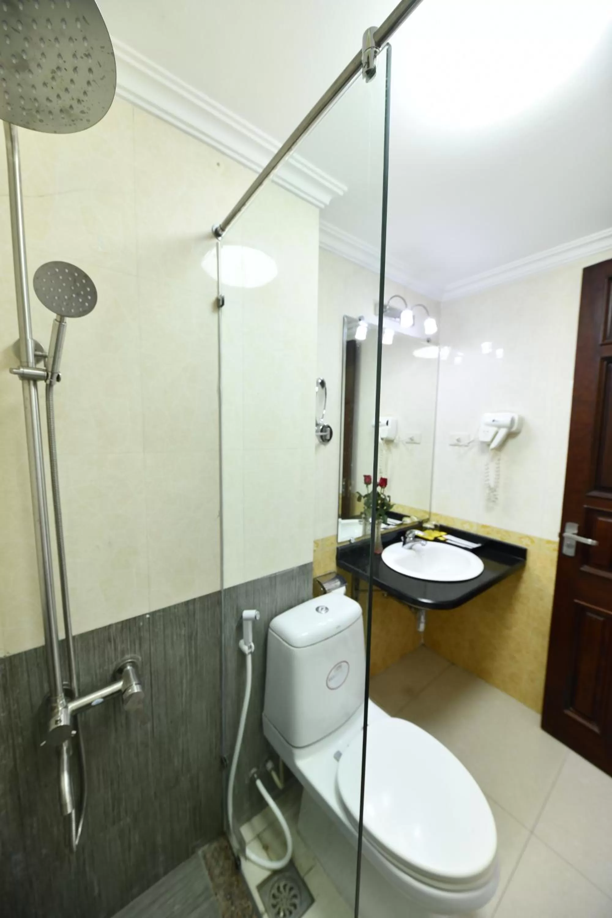 Shower in Phoenix Legend Hotel Hanoi