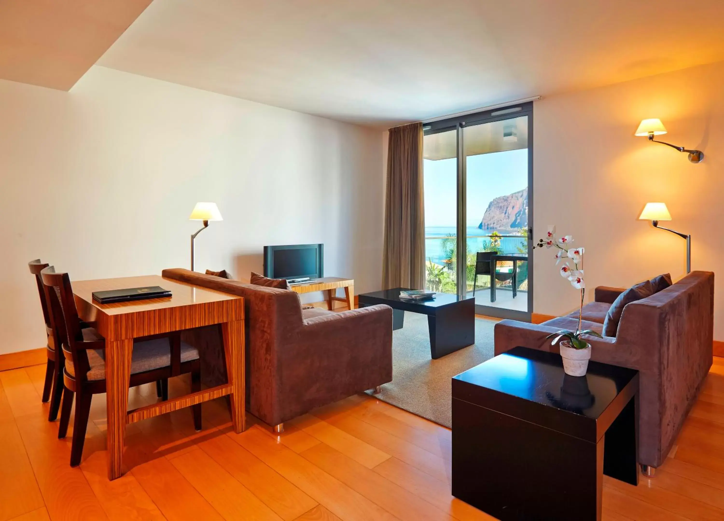 Living room, Seating Area in Golden Residence Hotel