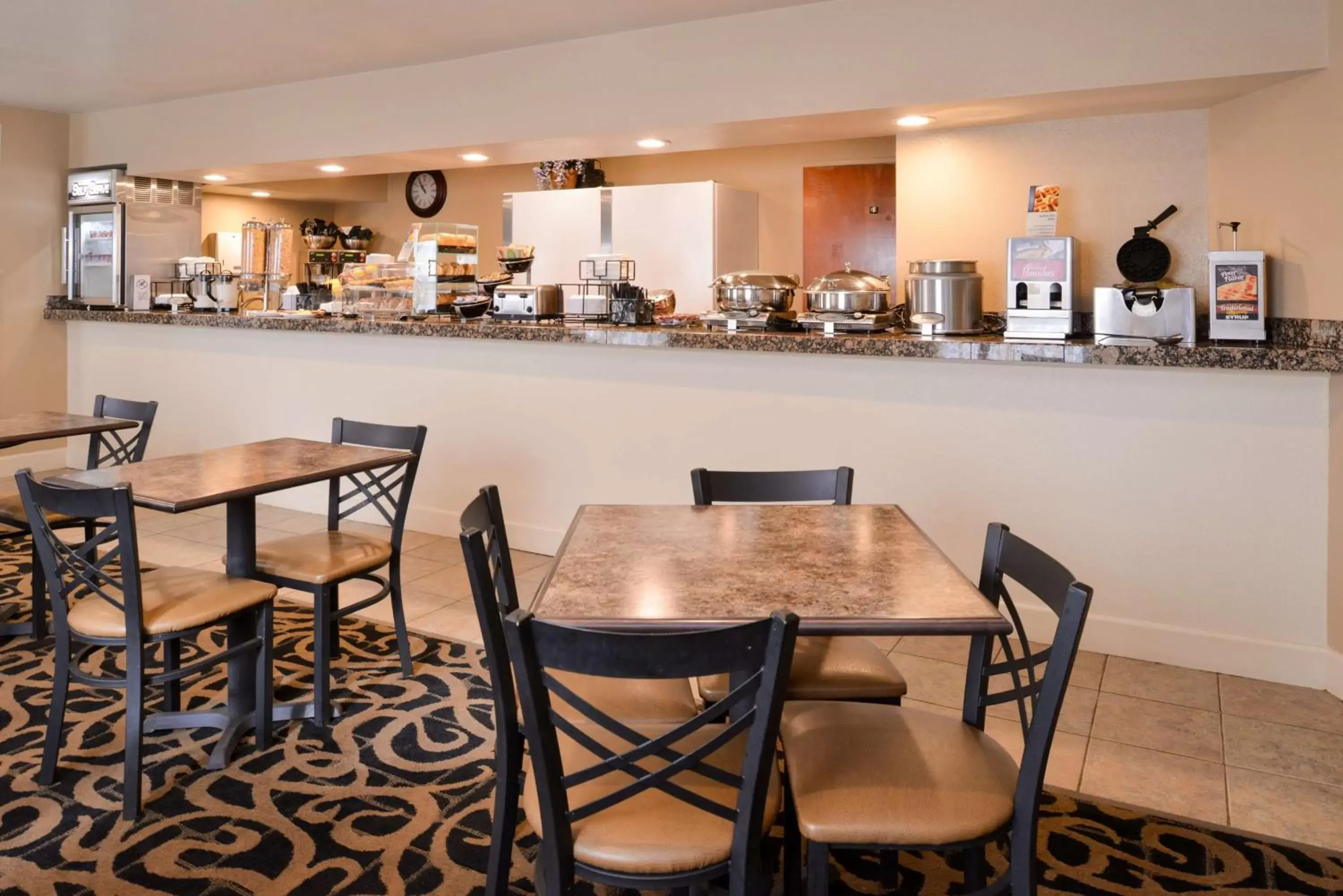 Breakfast, Restaurant/Places to Eat in Best Western Executive Inn & Suites