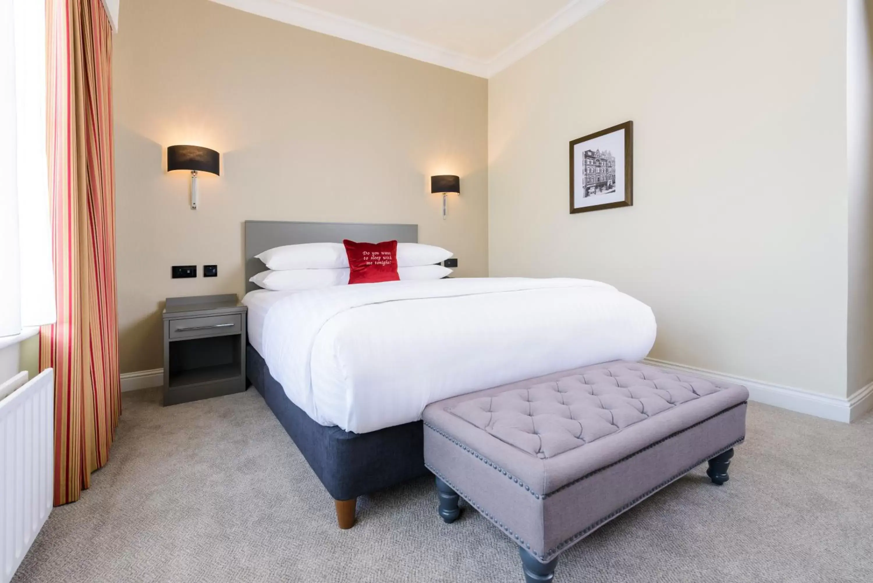 Bedroom, Bed in The Metropole Hotel Cork