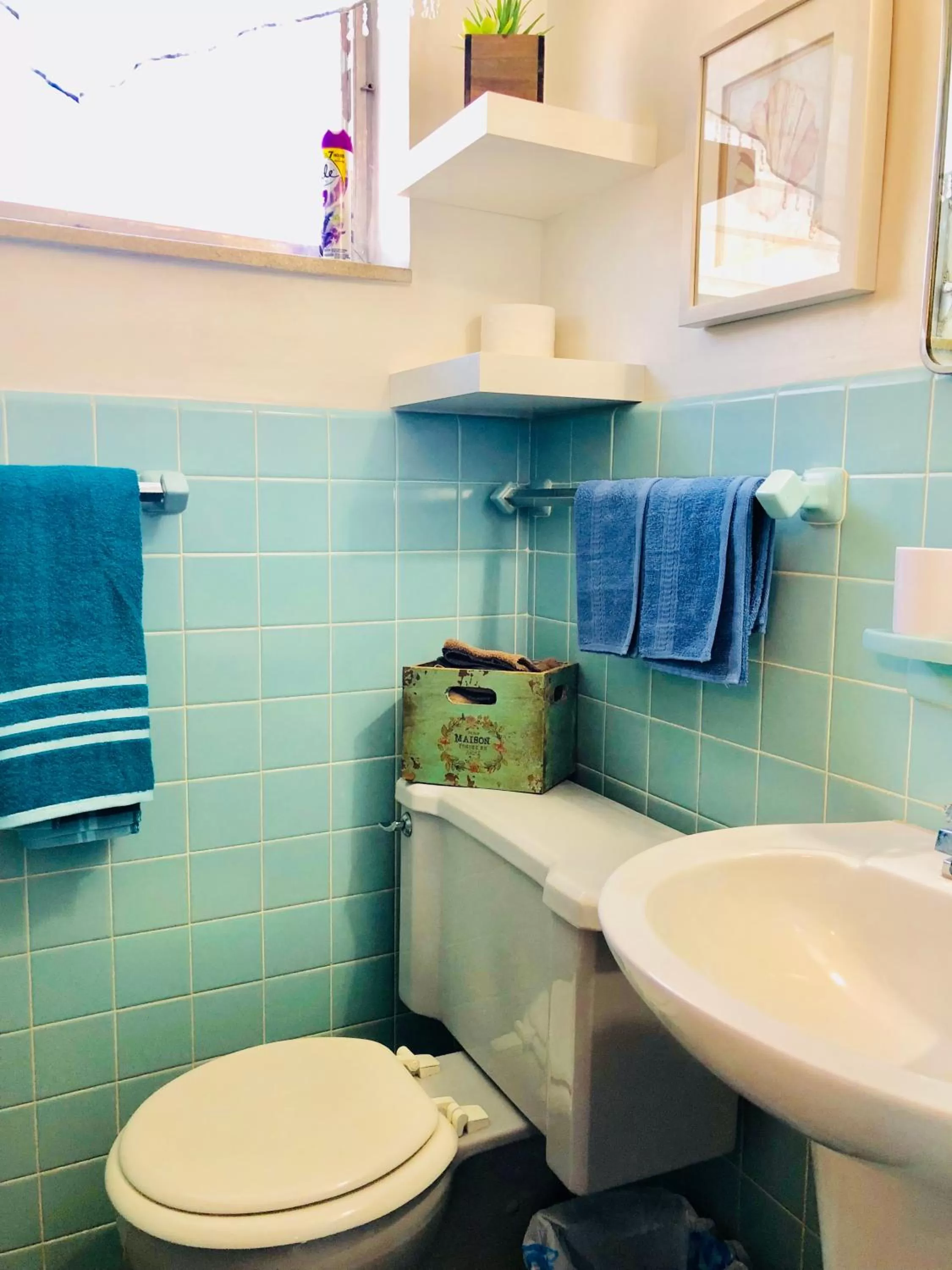 Bathroom in Hollywood Light Haven Lodge