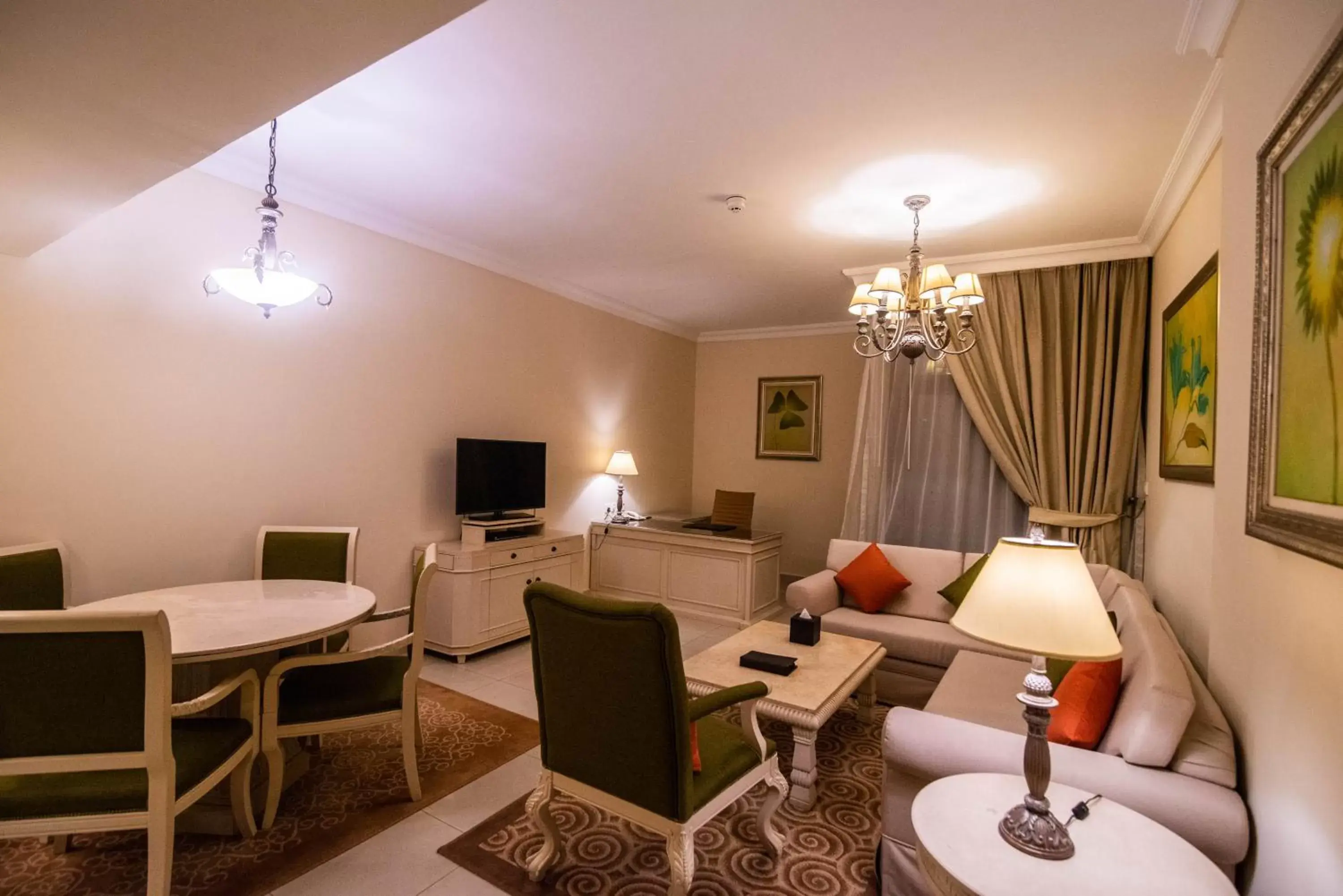 Seating Area in Mercure Dubai Barsha Heights Hotel Suites