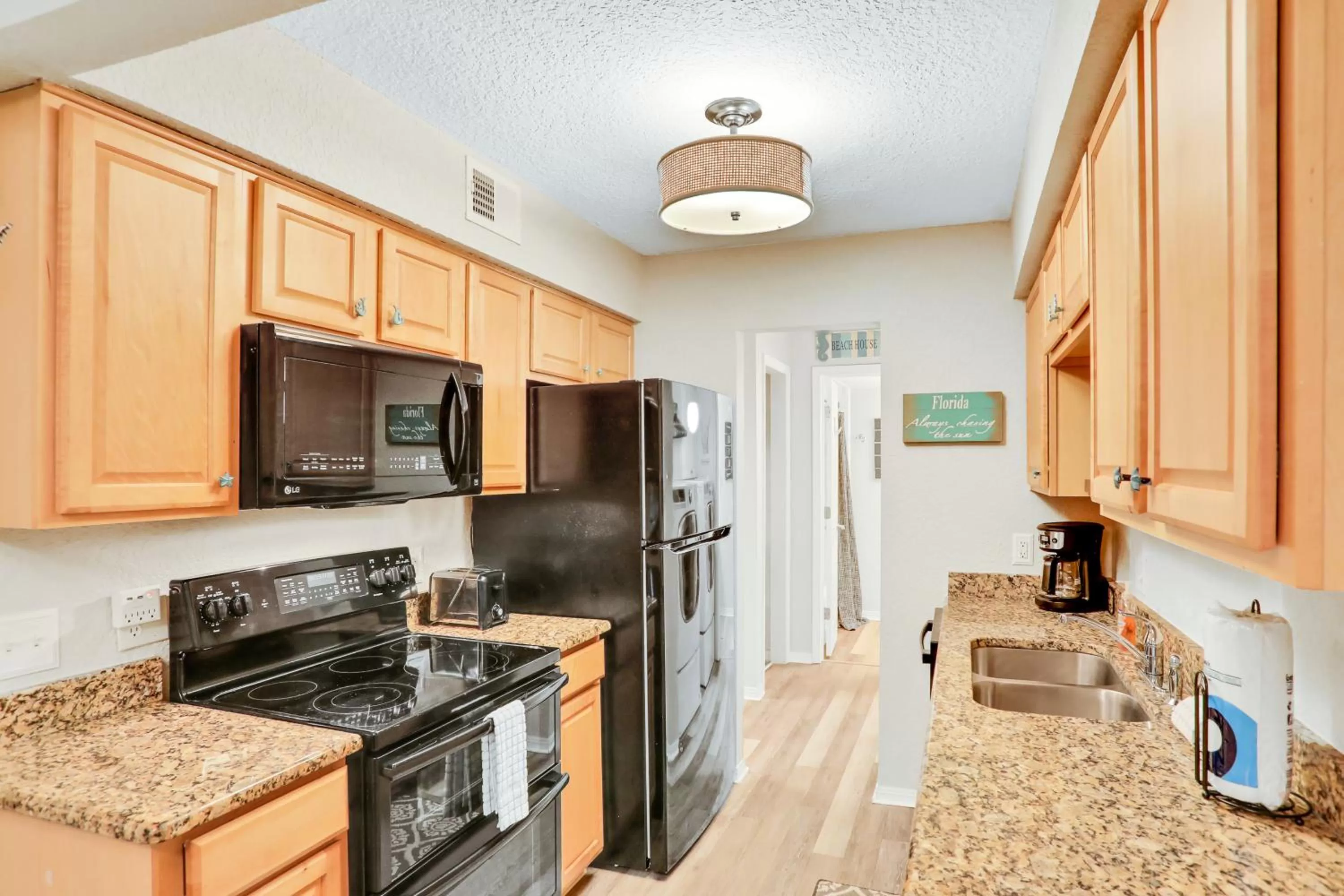 Kitchen/Kitchenette in Clipper Cabana Beachwalk Condo