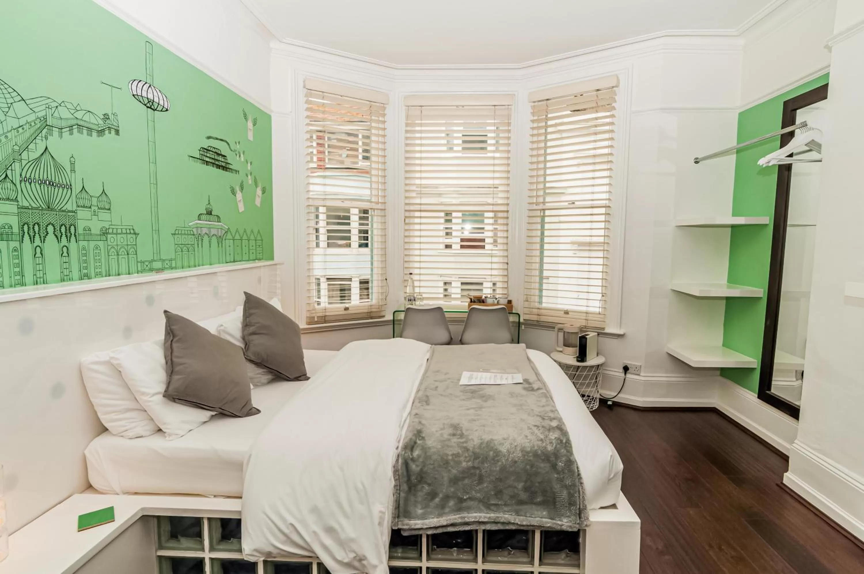 Nearby landmark, Bed in Hotel Nineteen