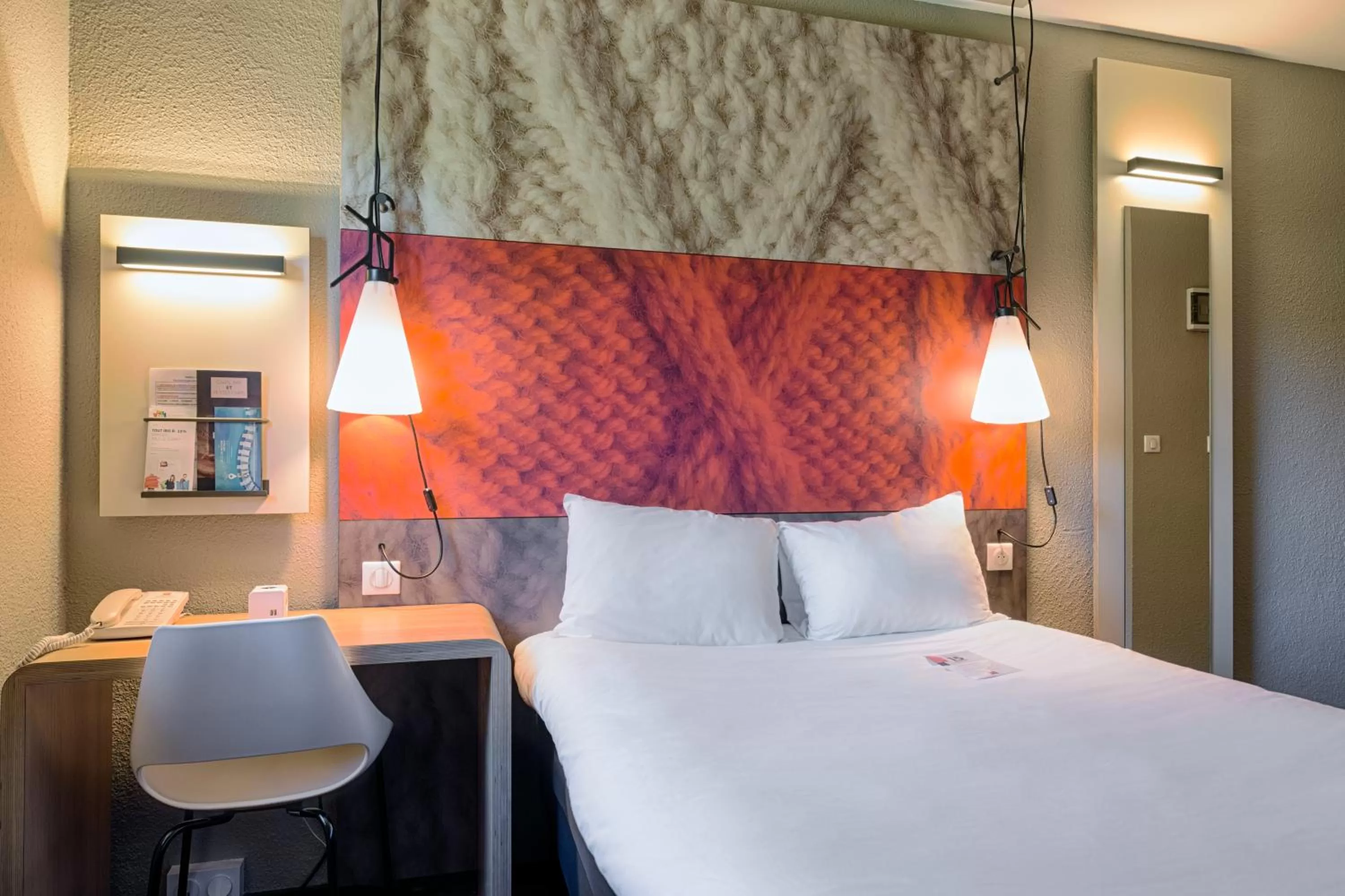 Bed in ibis Montauban