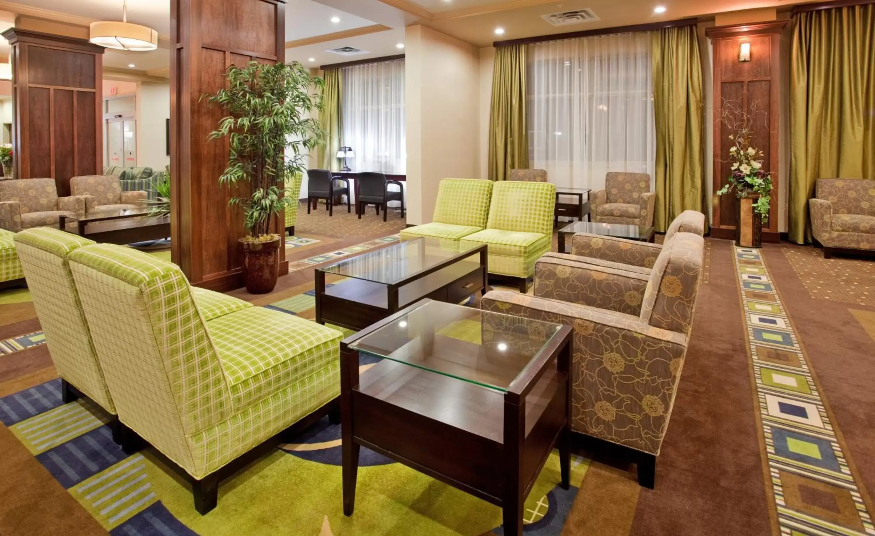 Property building, Seating Area in Holiday Inn Hotel and Suites-Kamloops, an IHG Hotel