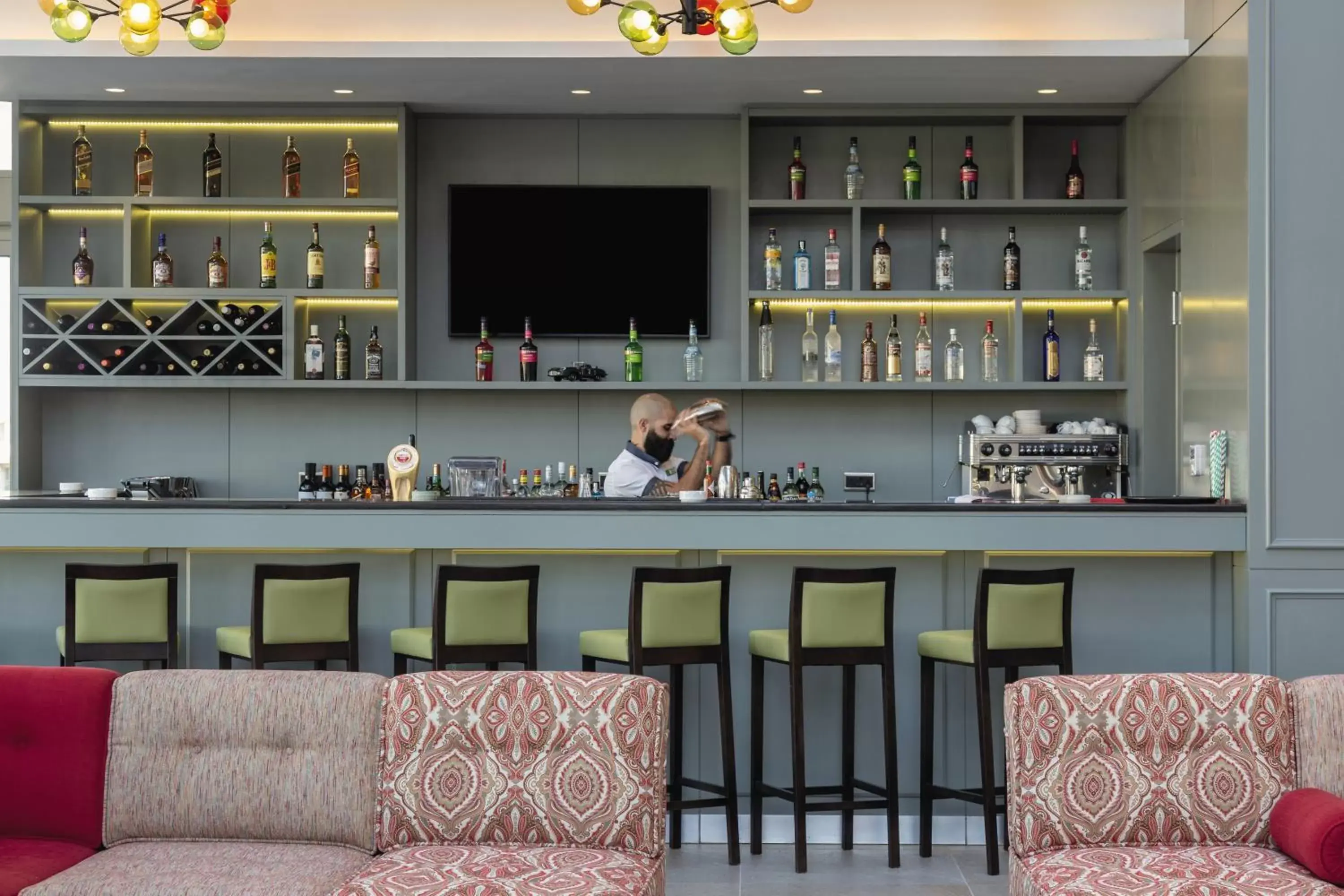 Restaurant/places to eat, Lounge/Bar in Mövenpick Hotel Amman