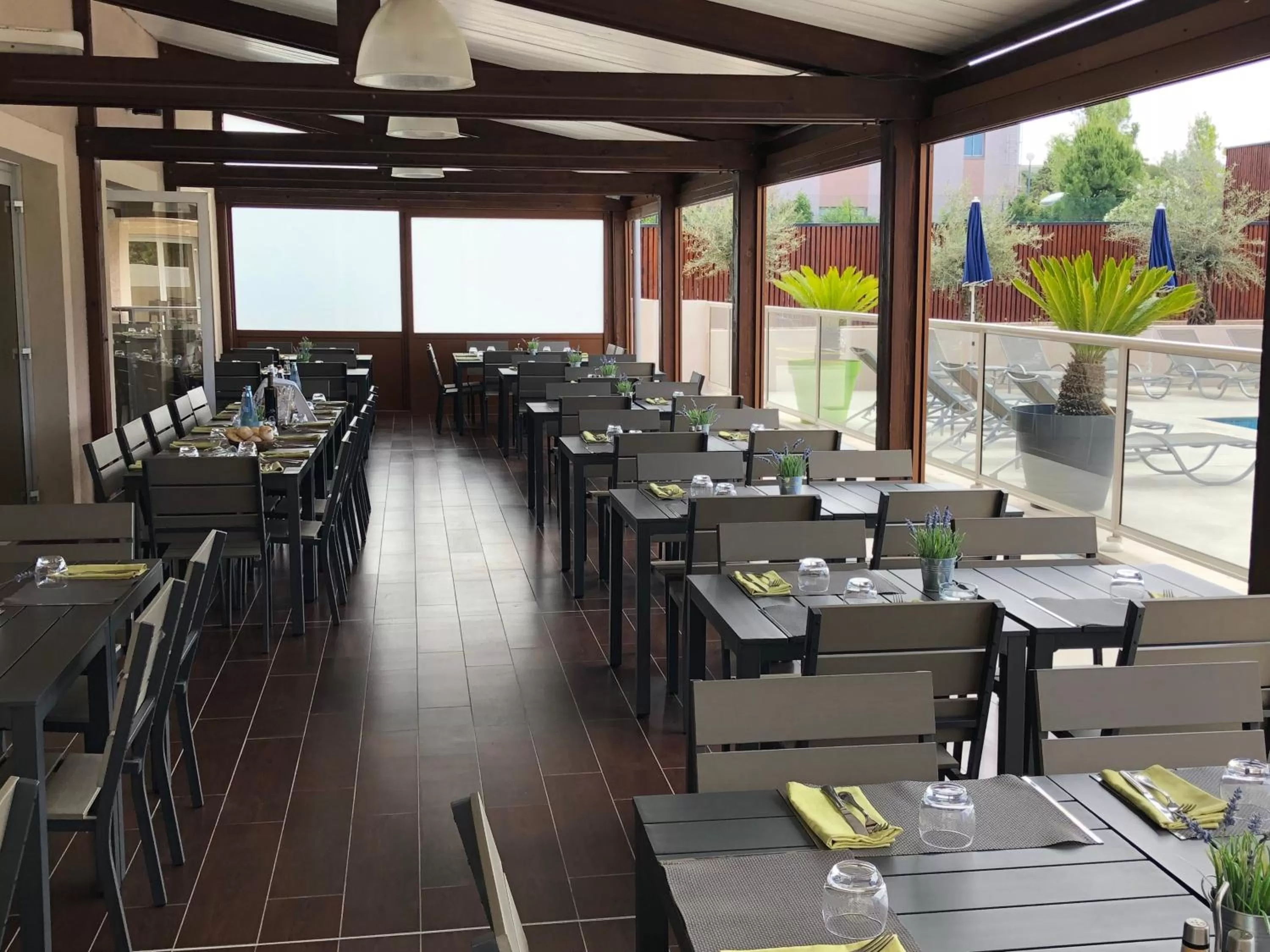 Restaurant/places to eat in Best Western Marseille Aeroport