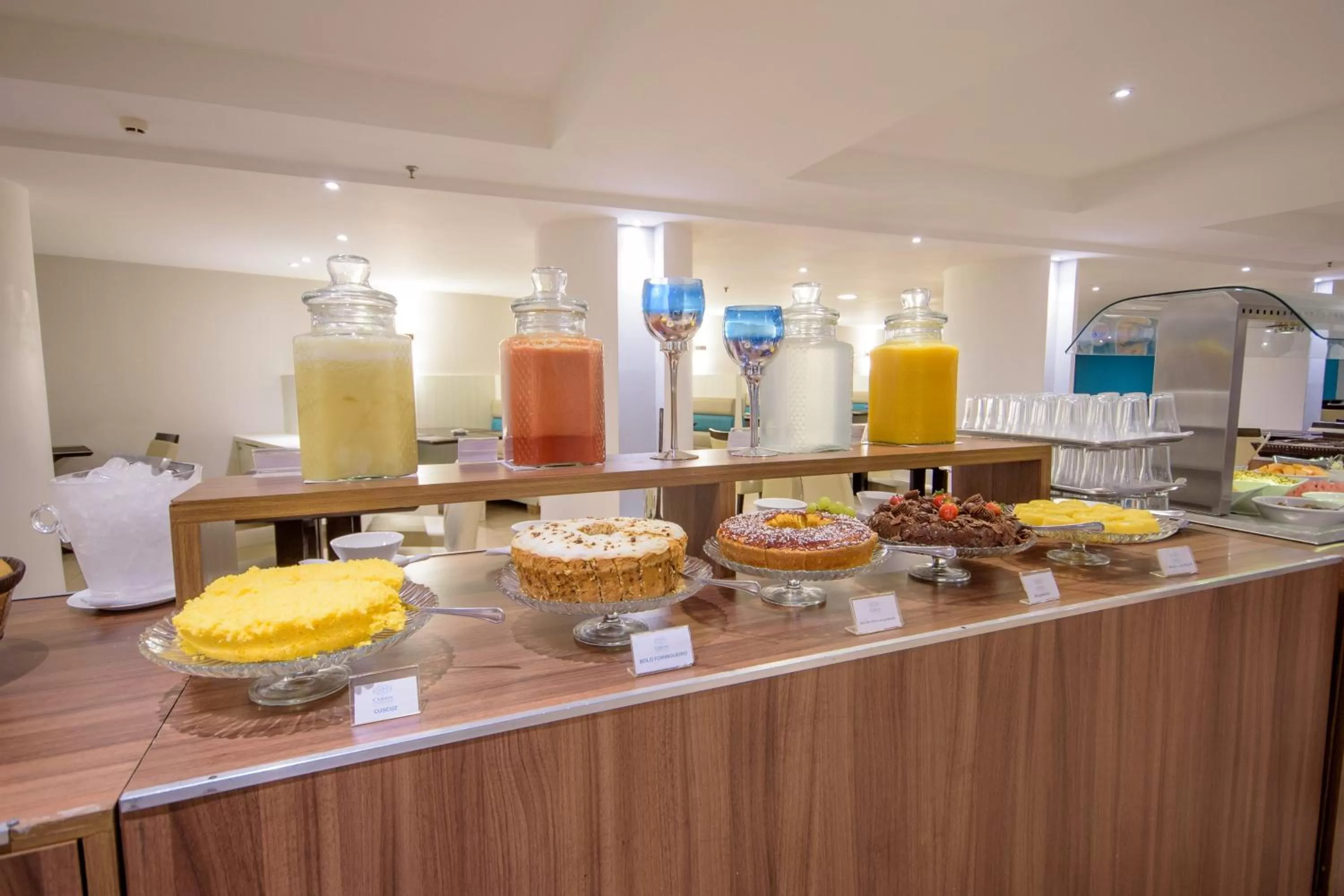 Restaurant/places to eat in Oasis Imperial & Fortaleza