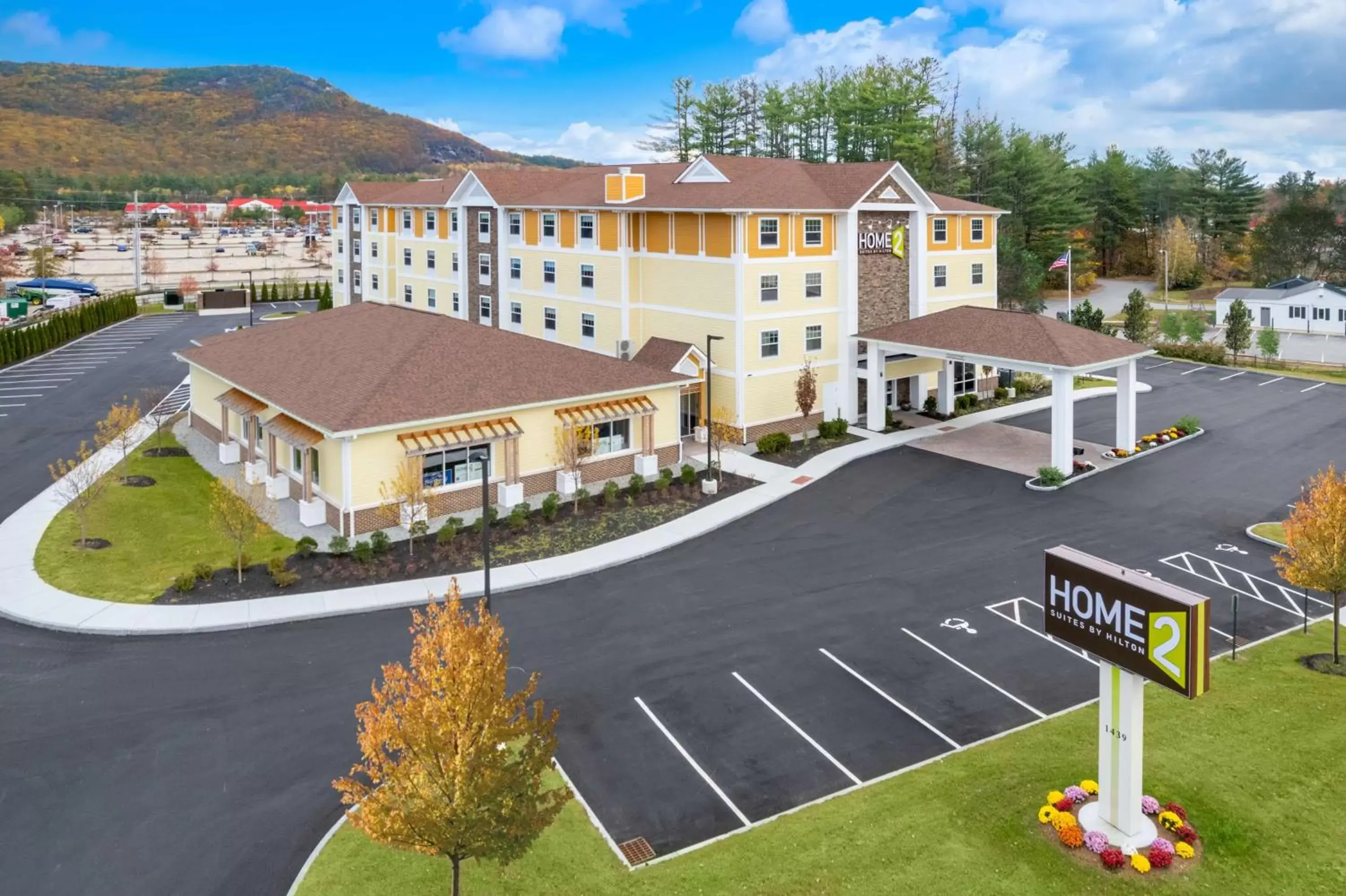 Property building in Home2 Suites By Hilton North Conway, NH Property building in Home2 Suites By Hilton North Conway, NH