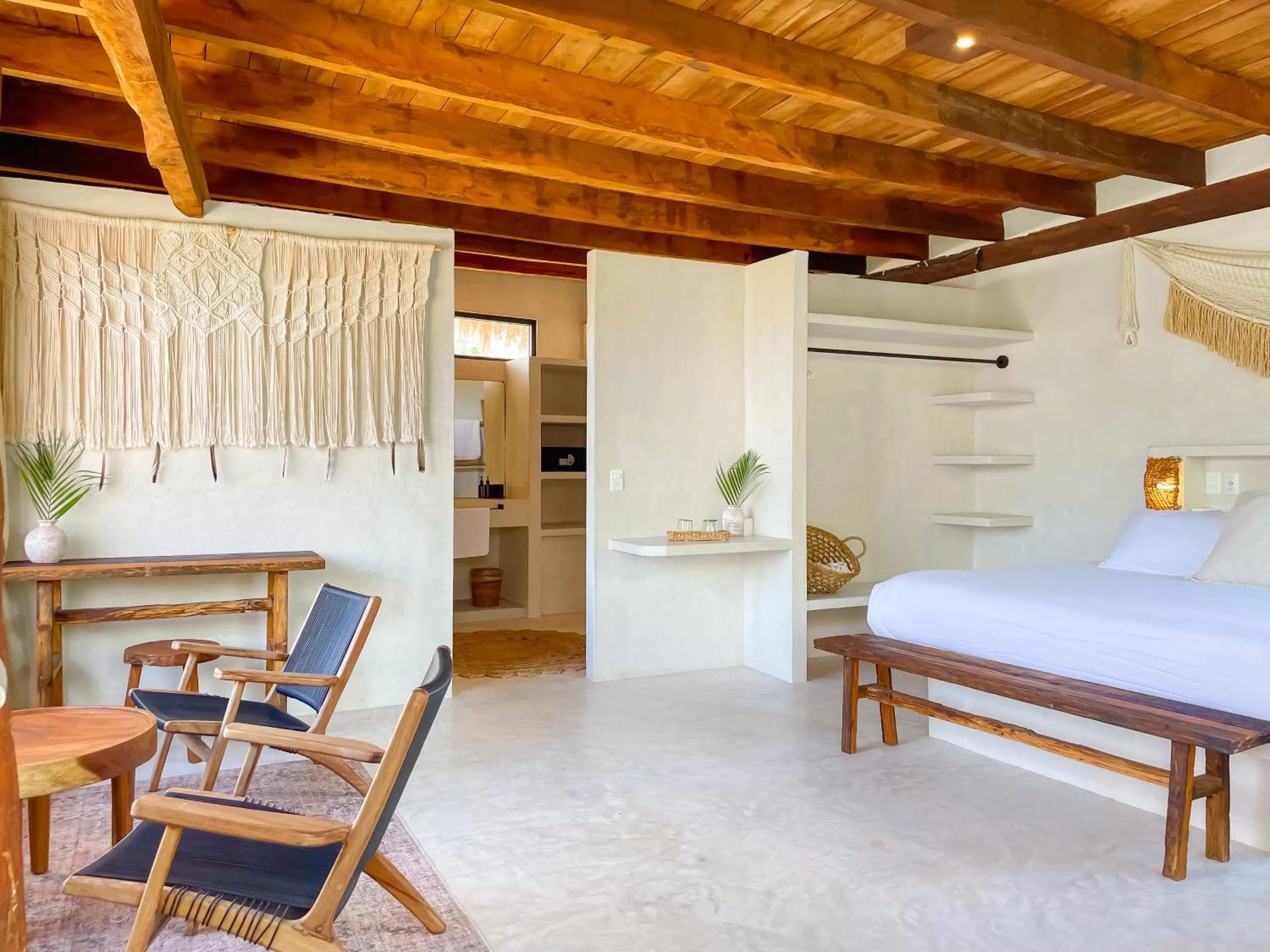 Bathroom, Bed in Amansala Resort