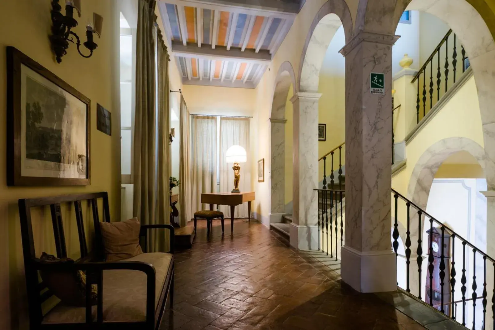 Patio in Hotel Villa Sermolli