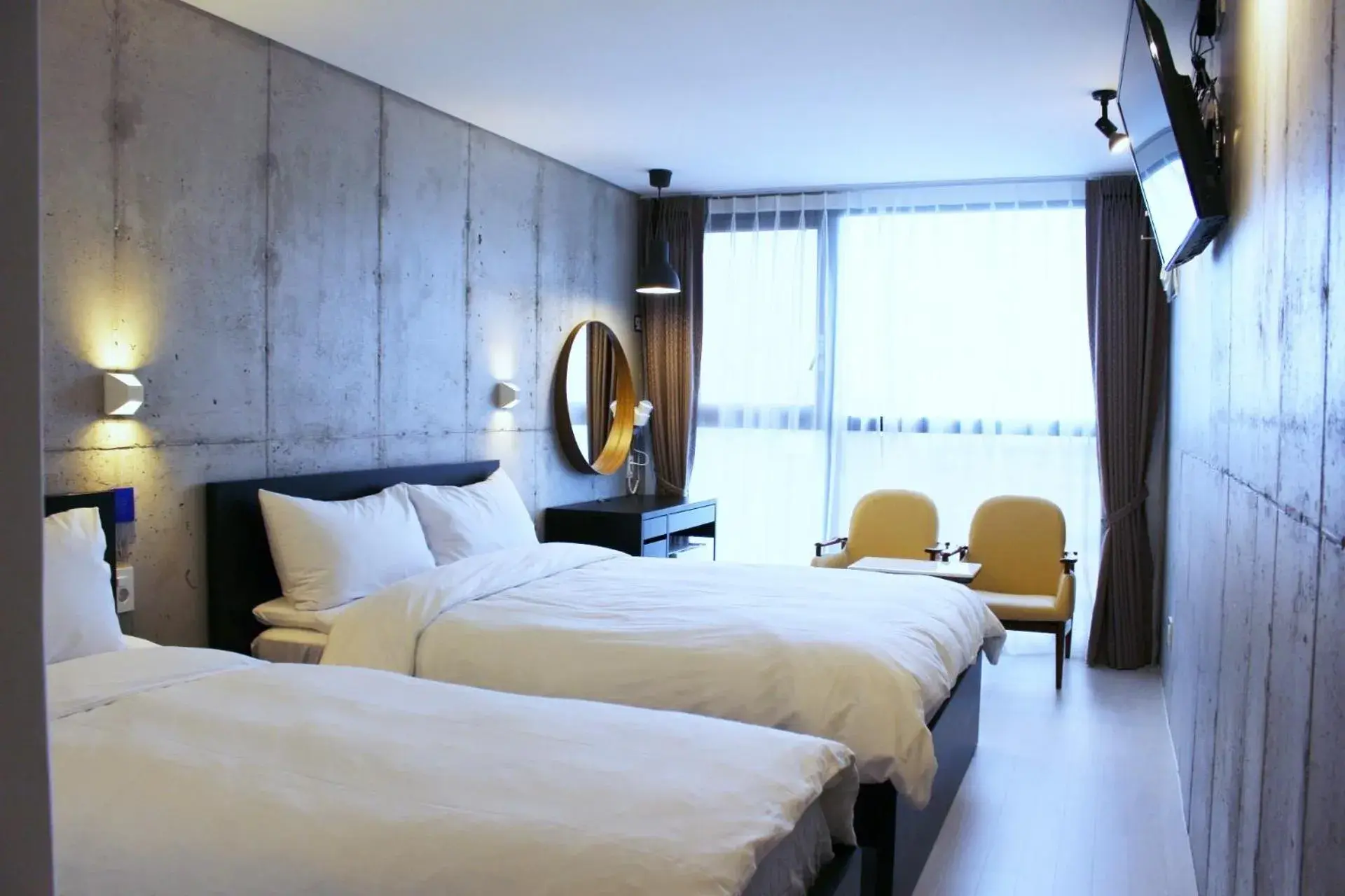 Photo of the whole room, Bed in Stay Interview Jeju