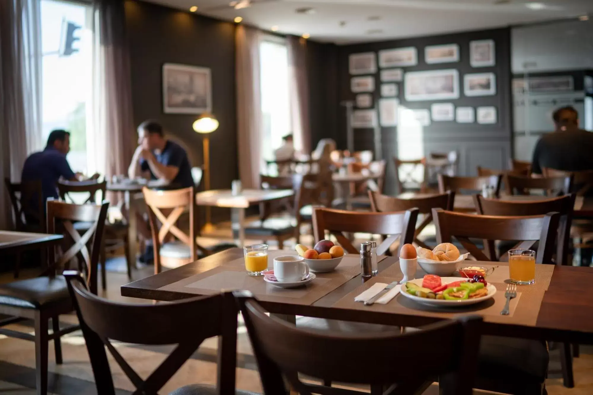 Restaurant/places to eat in Panorama Hotel - Free EV Charging Station Restaurant/places to eat in Panorama Hotel - Free EV Charging Station