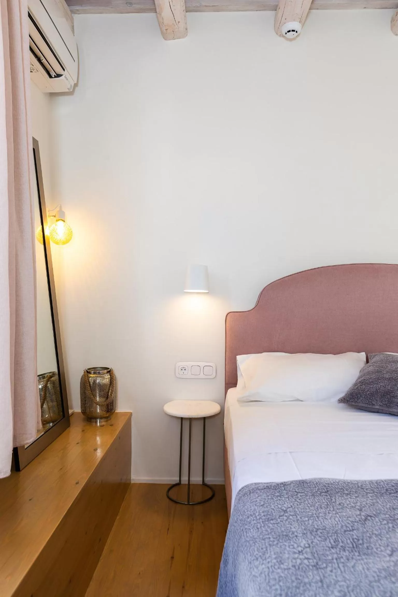 Bed in Neratze Hammam Suites