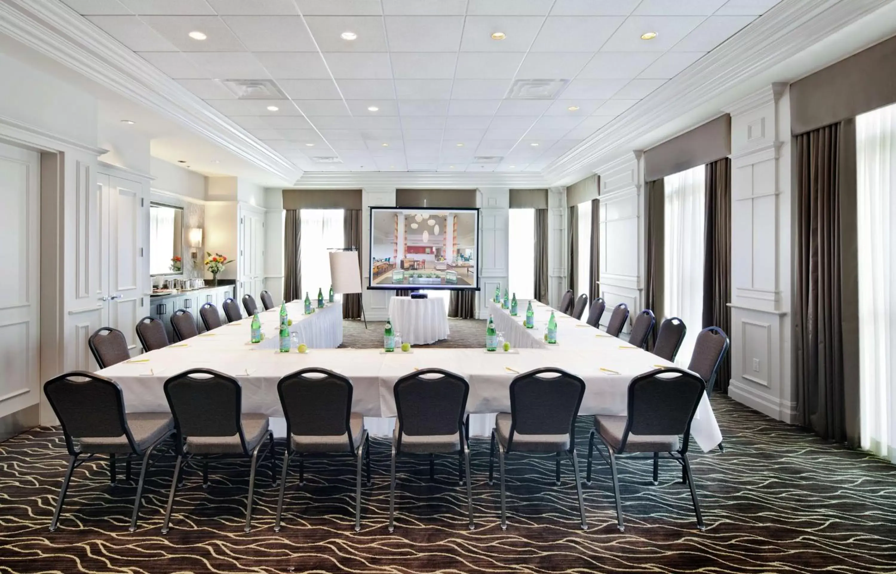 Meeting/conference room in Hilton Garden Inn Montreal Airport