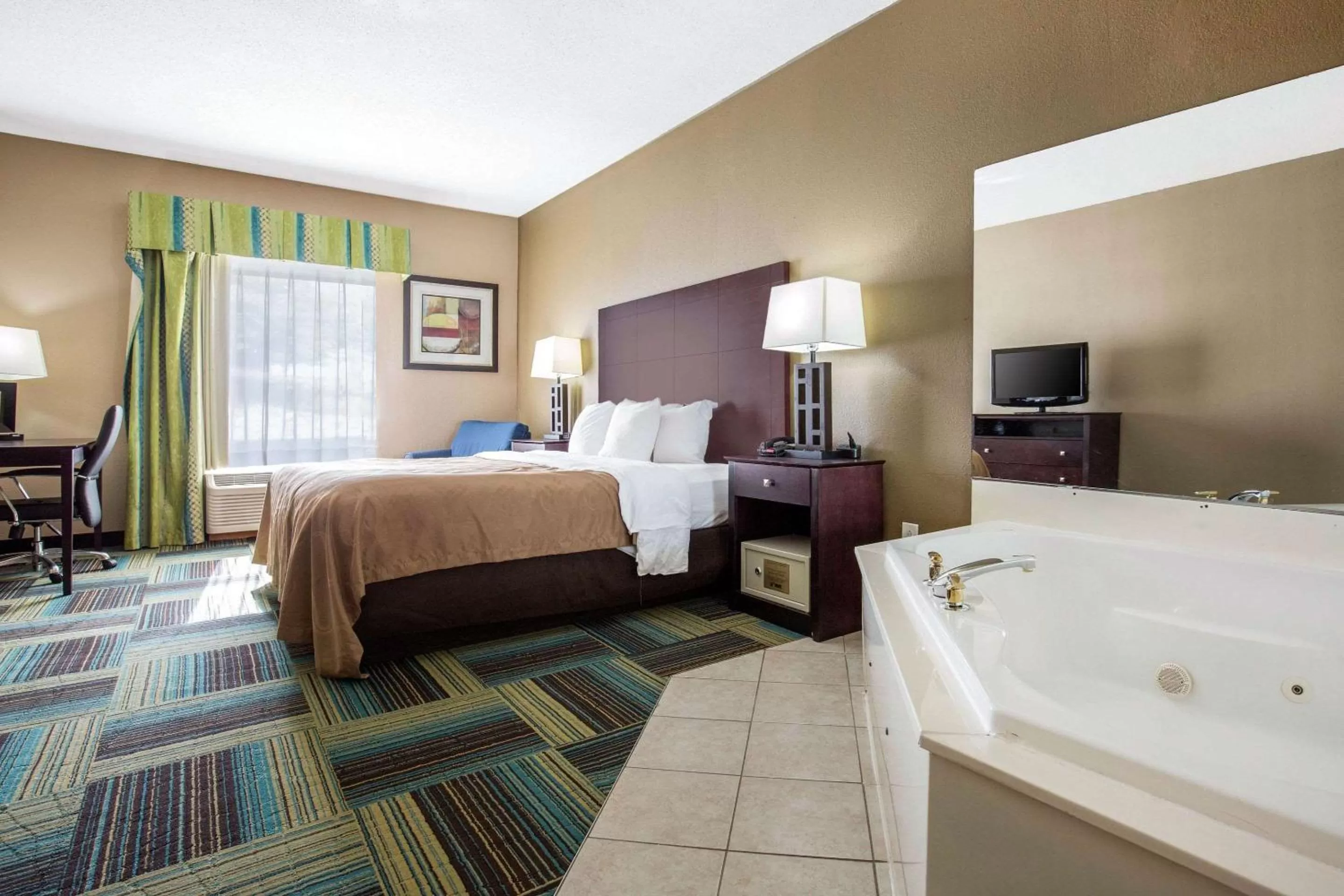 Photo of the whole room in Quality Inn & Suites Arnold