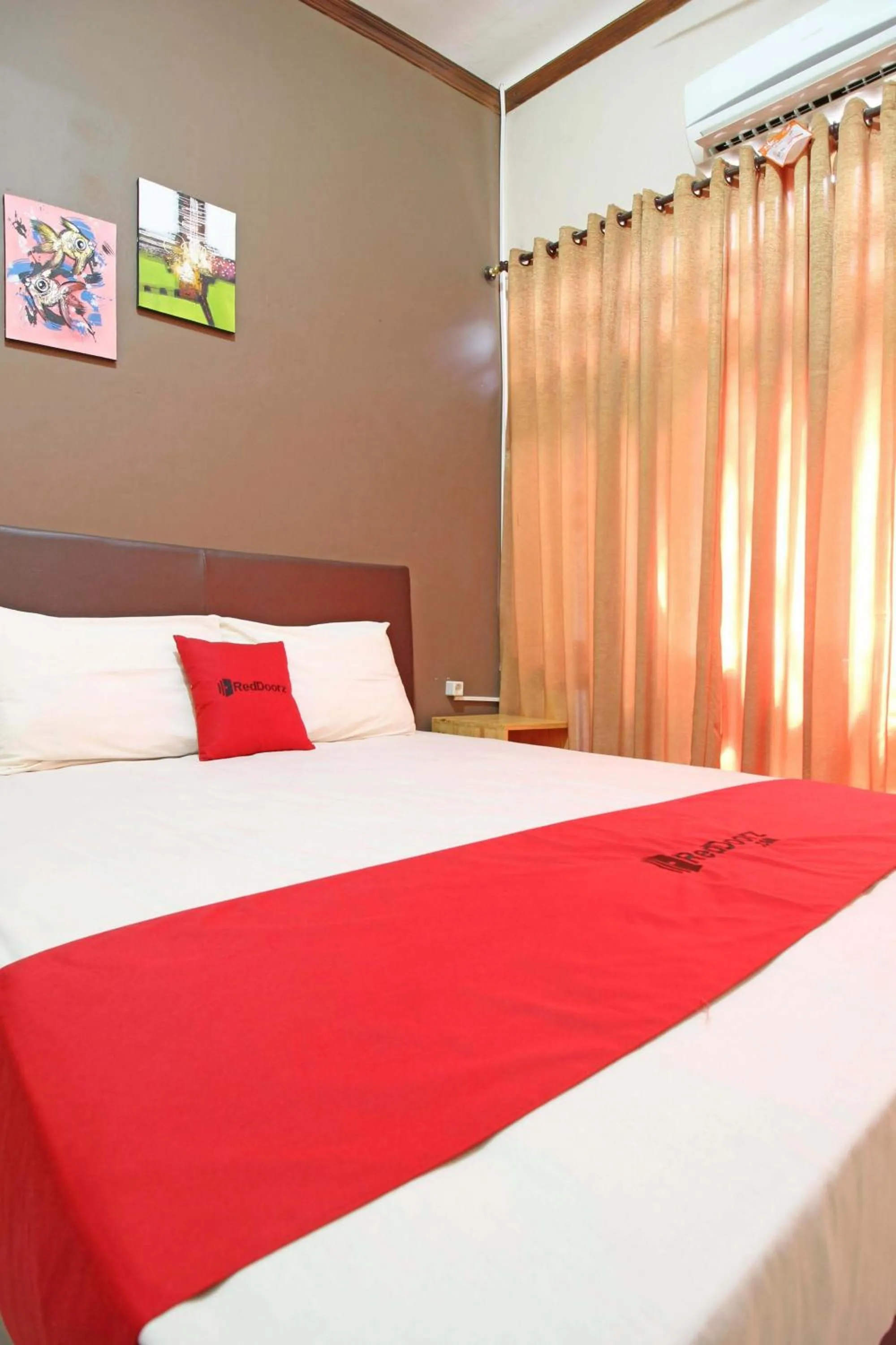 Bed in RedDoorz near Pojok Beteng Prawirotaman