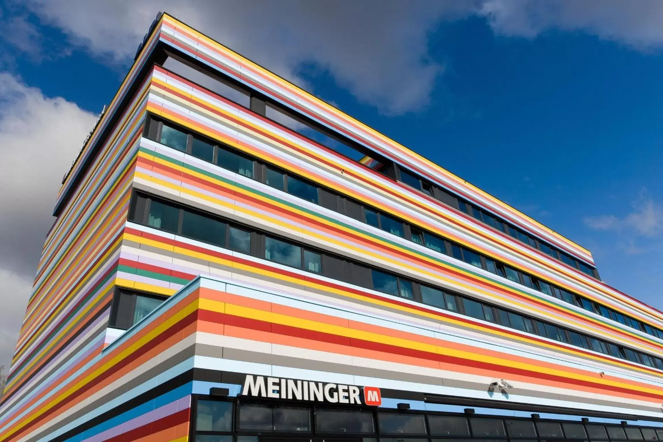 Facade/entrance, Property Building in MEININGER Hotel Berlin Airport