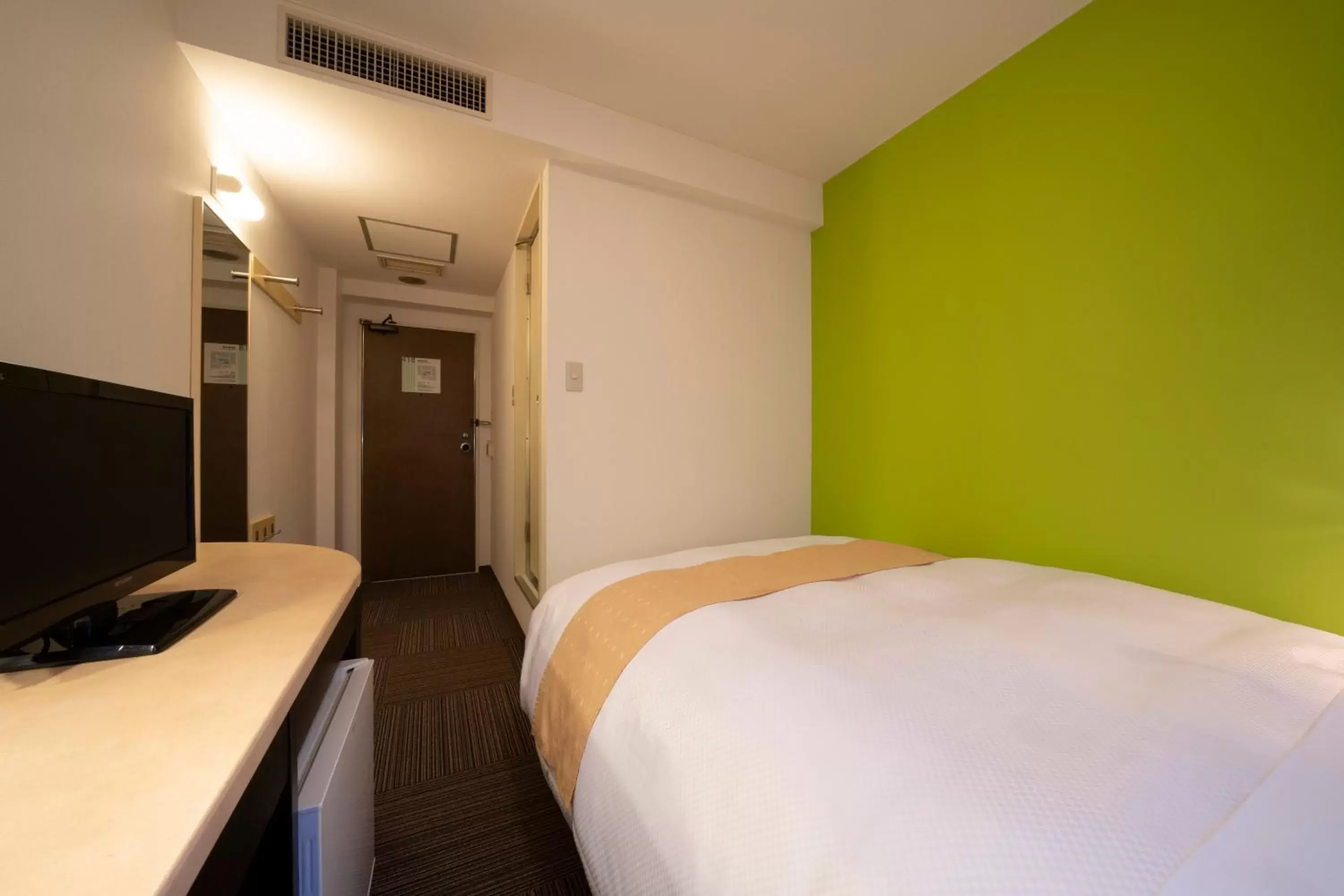 Communal lounge/ TV room, Bed in Hotel S-plus Nagoya Sakae