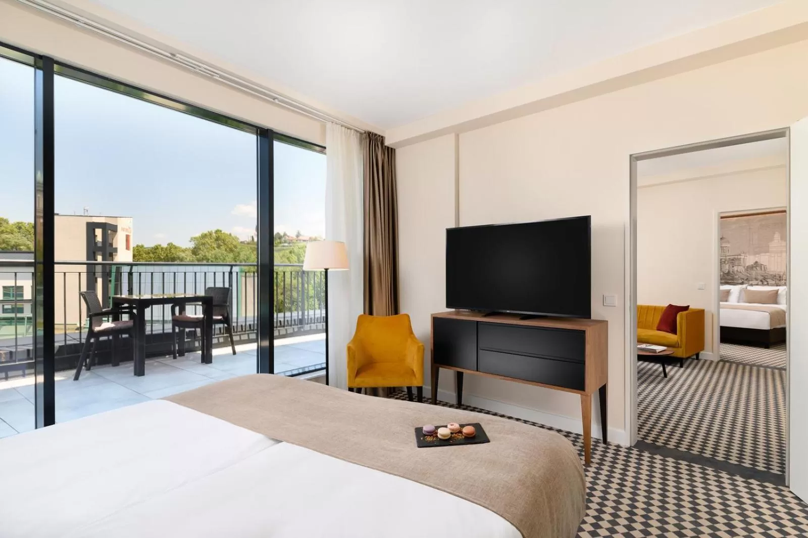 TV and multimedia, Bed in Grand Hotel Esztergom