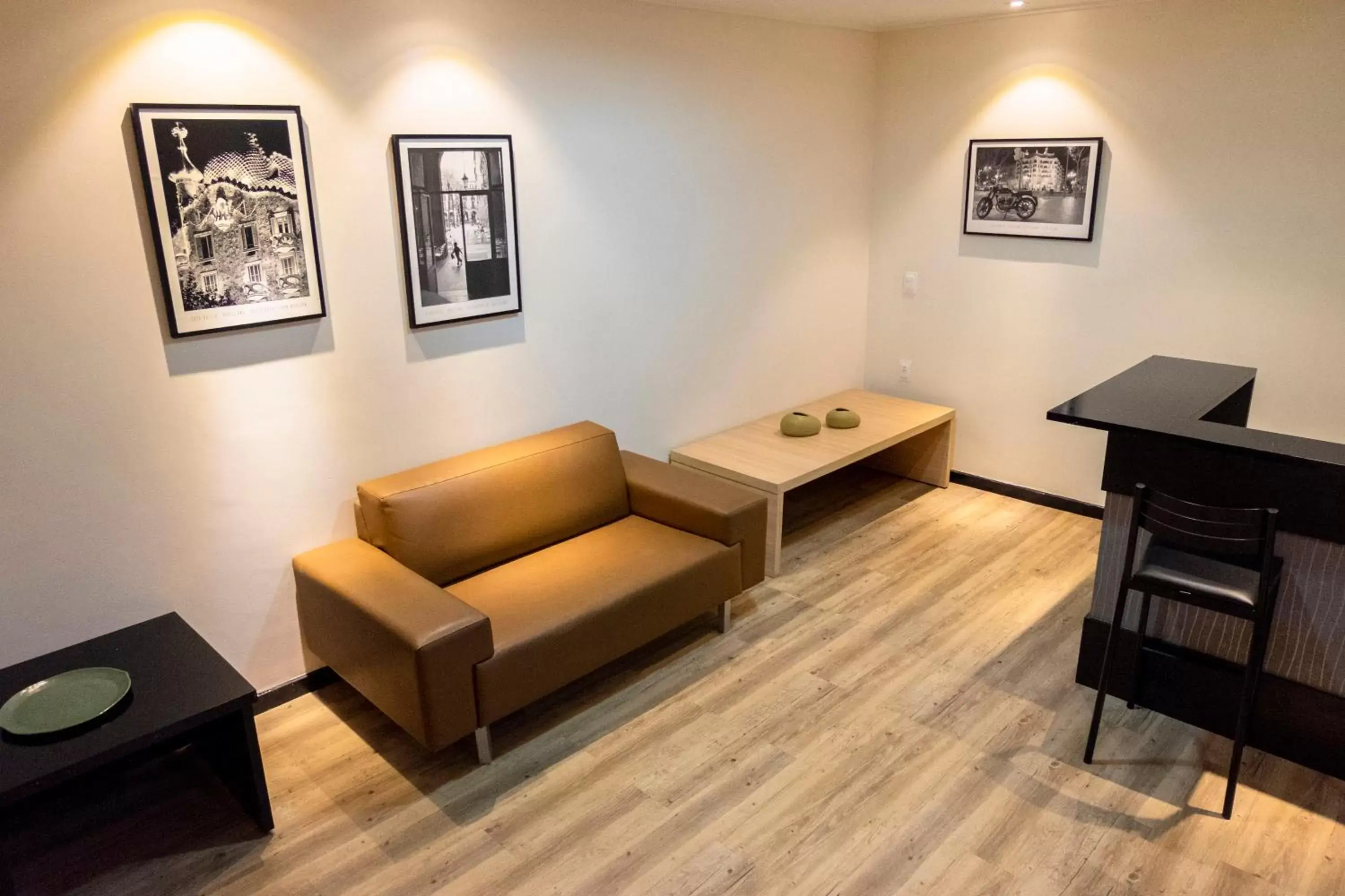 Photo of the whole room in Arrey Executive Hotel Photo of the whole room in Arrey Executive Hotel