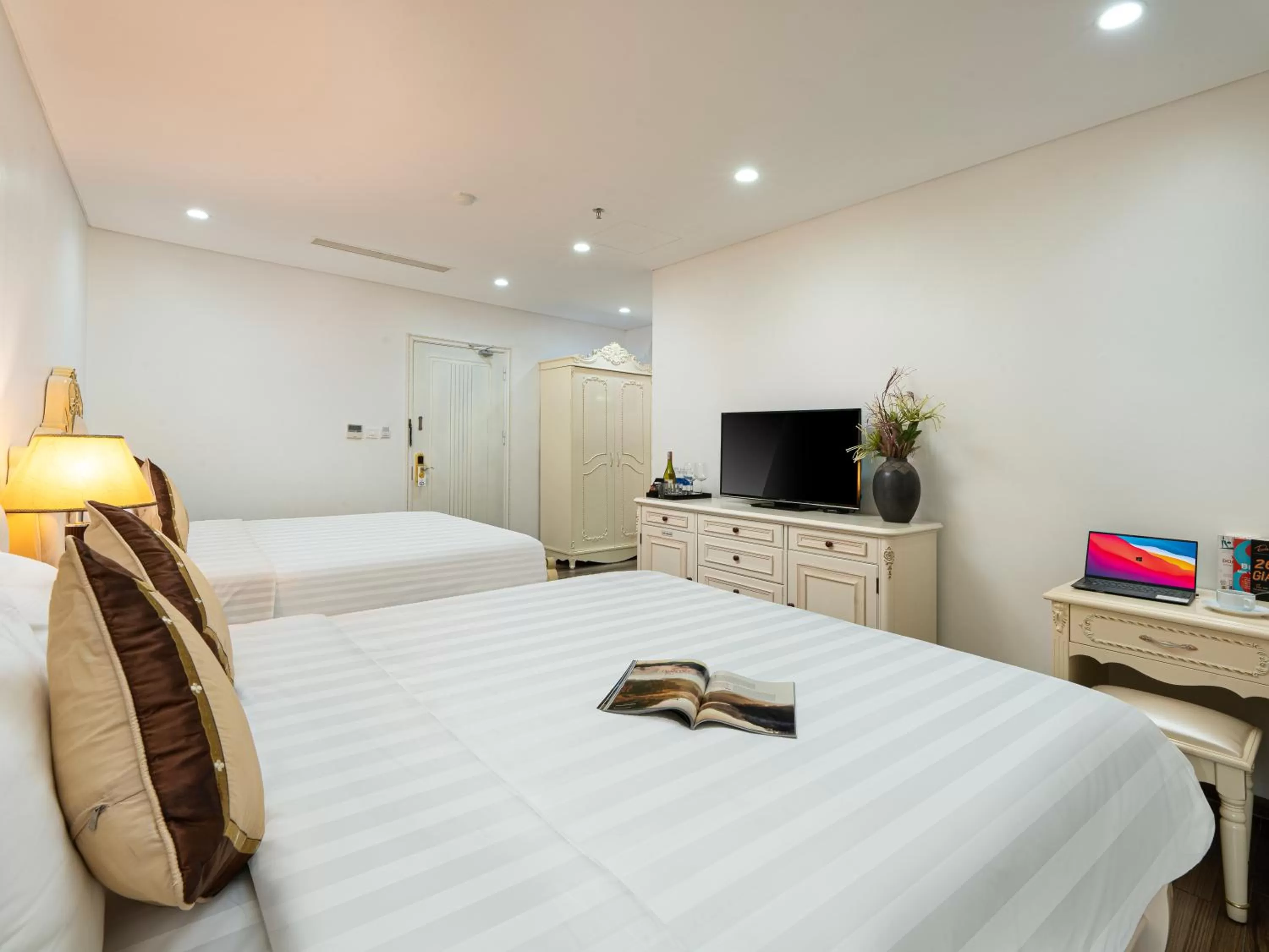TV and multimedia, Bed in Affa Boutique Hotel