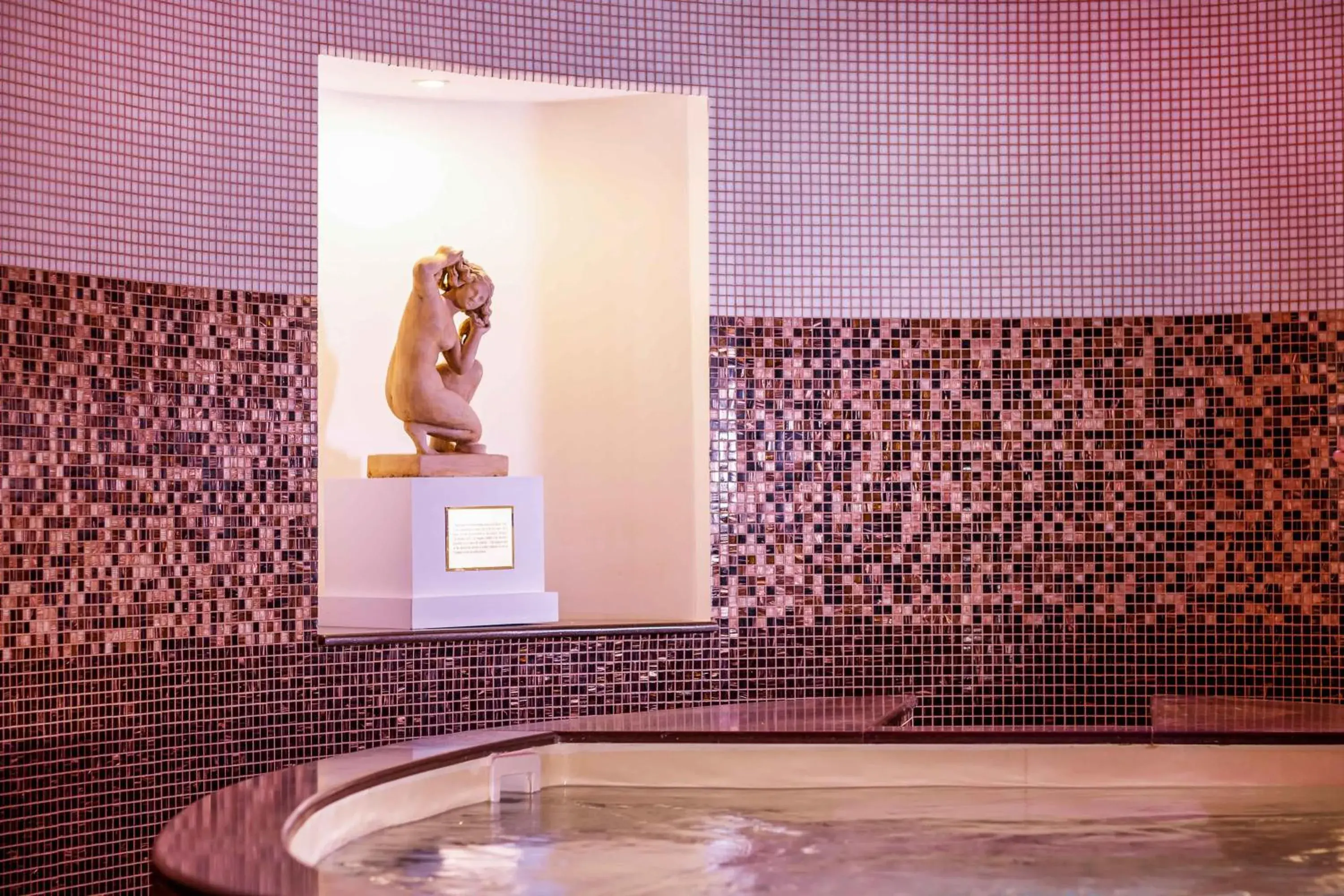 Hot Tub, Bathroom in Pegasos Deluxe Beach Hotel