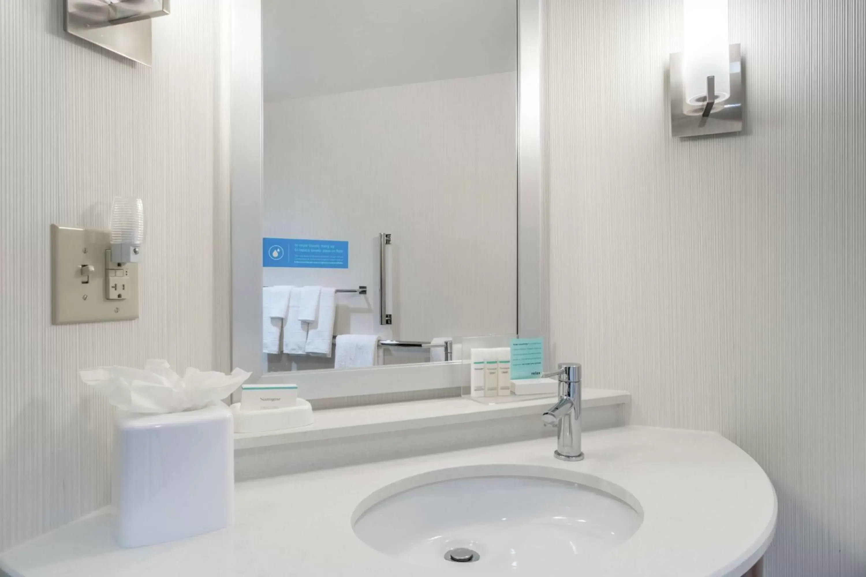 Bathroom in Hampton Inn Downingtown/Exton Bathroom in Hampton Inn Downingtown/Exton