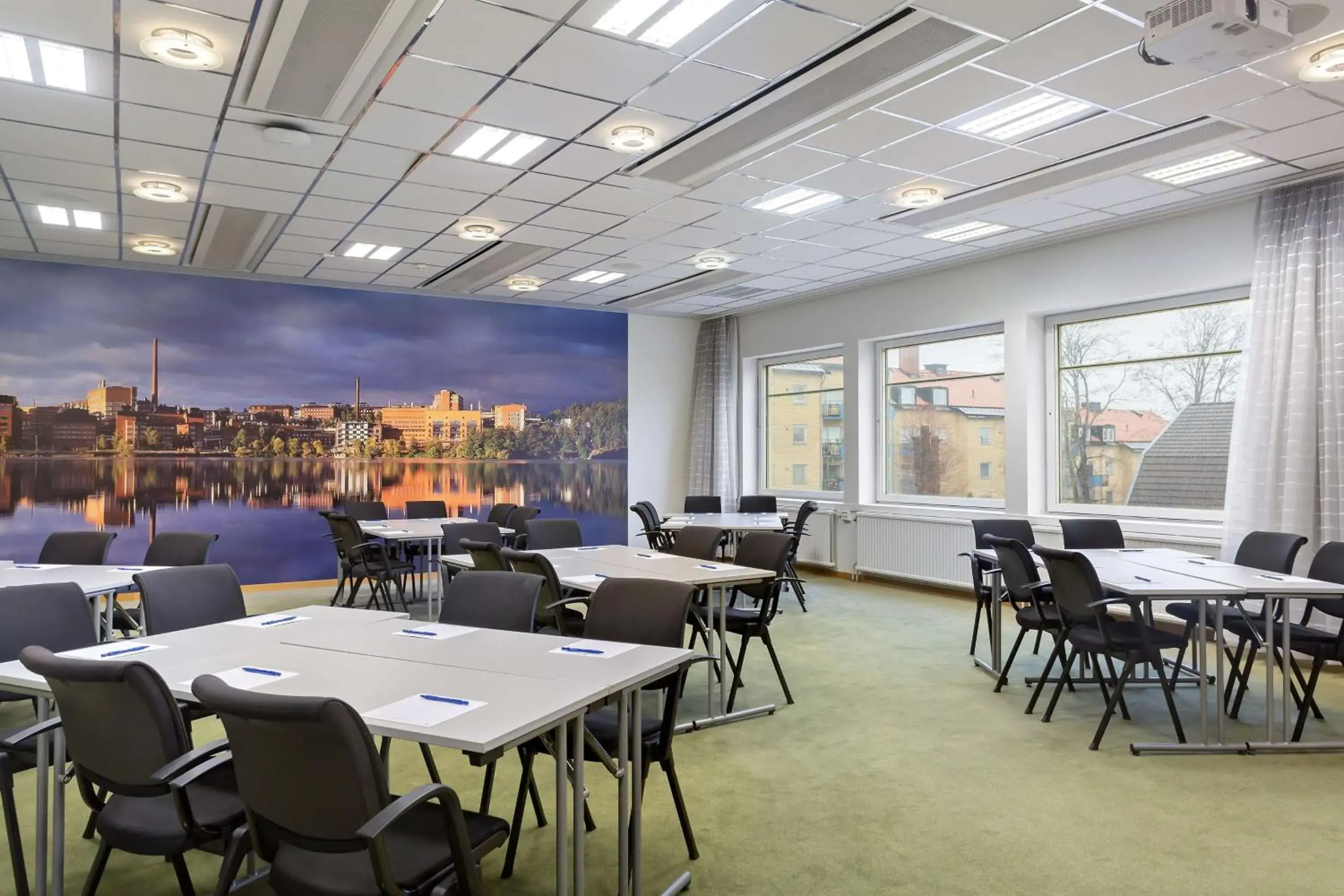 Meeting/conference room, Restaurant/Places to Eat in Scandic Skogshöjd