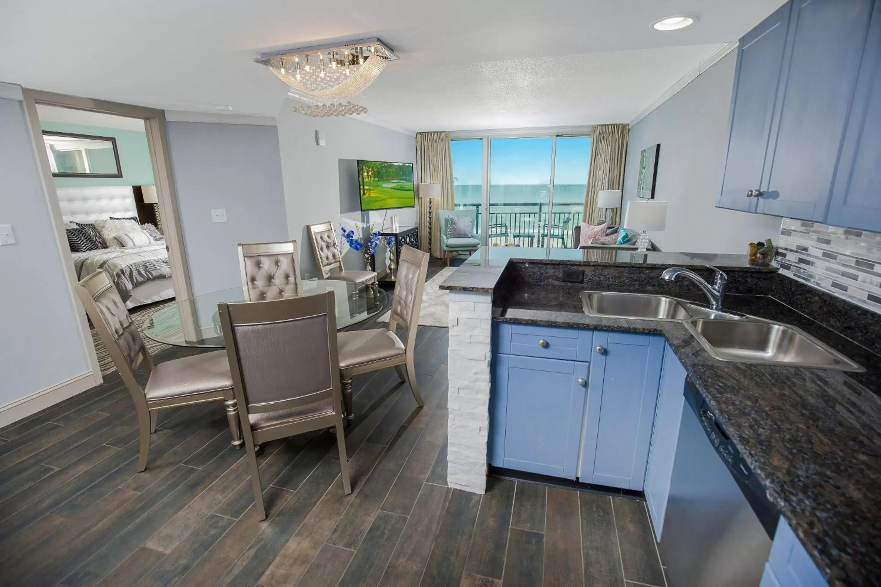 Kitchen or kitchenette, Kitchen/Kitchenette in Beach Vacation Condos South