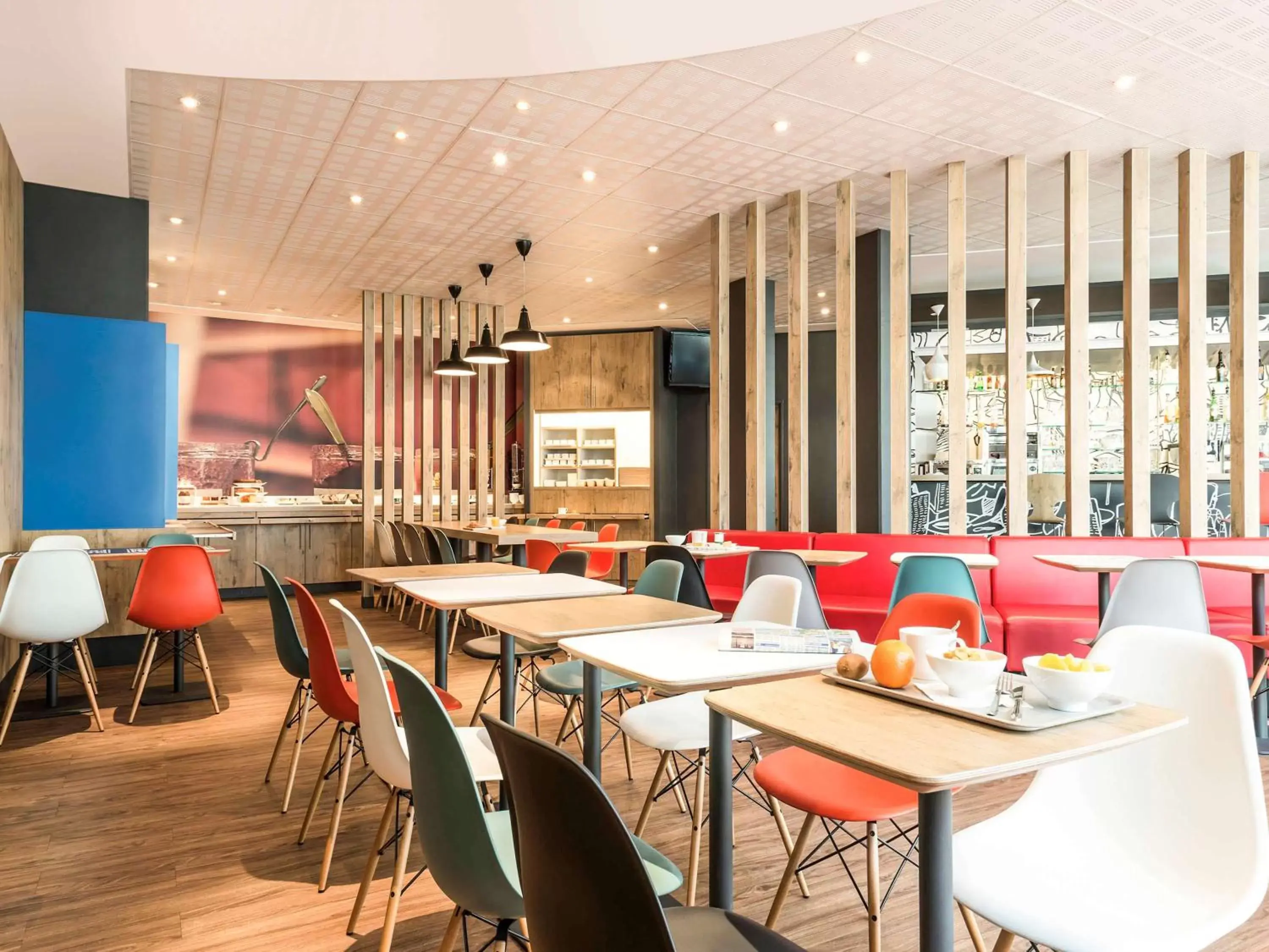 Property building, Restaurant/Places to Eat in ibis Bordeaux Centre Bastide