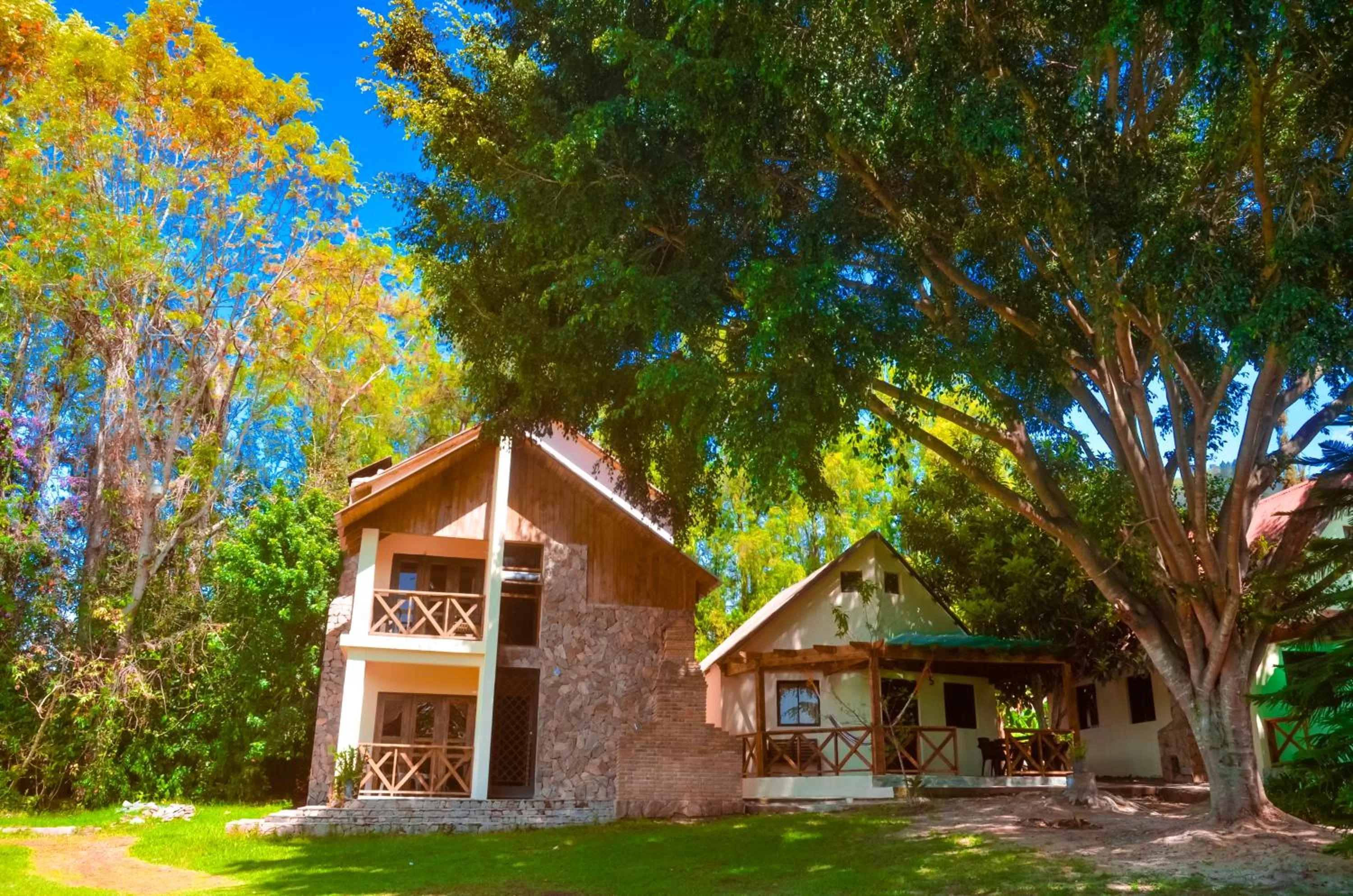 Property building in Hotel Rancho Constanza & Cabañas de la Montaña